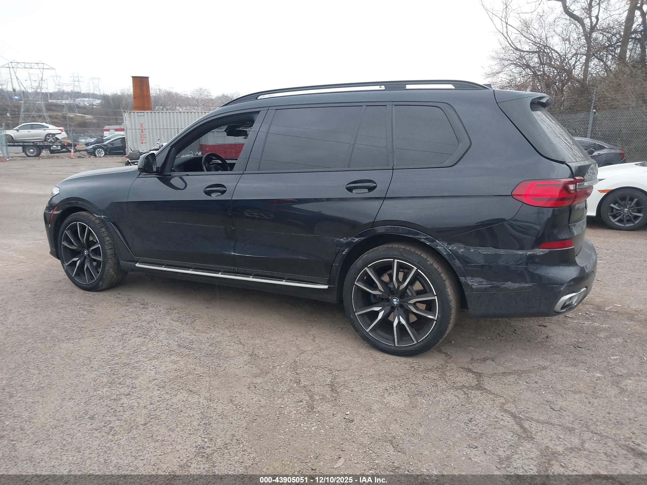 BMW X7 image 3