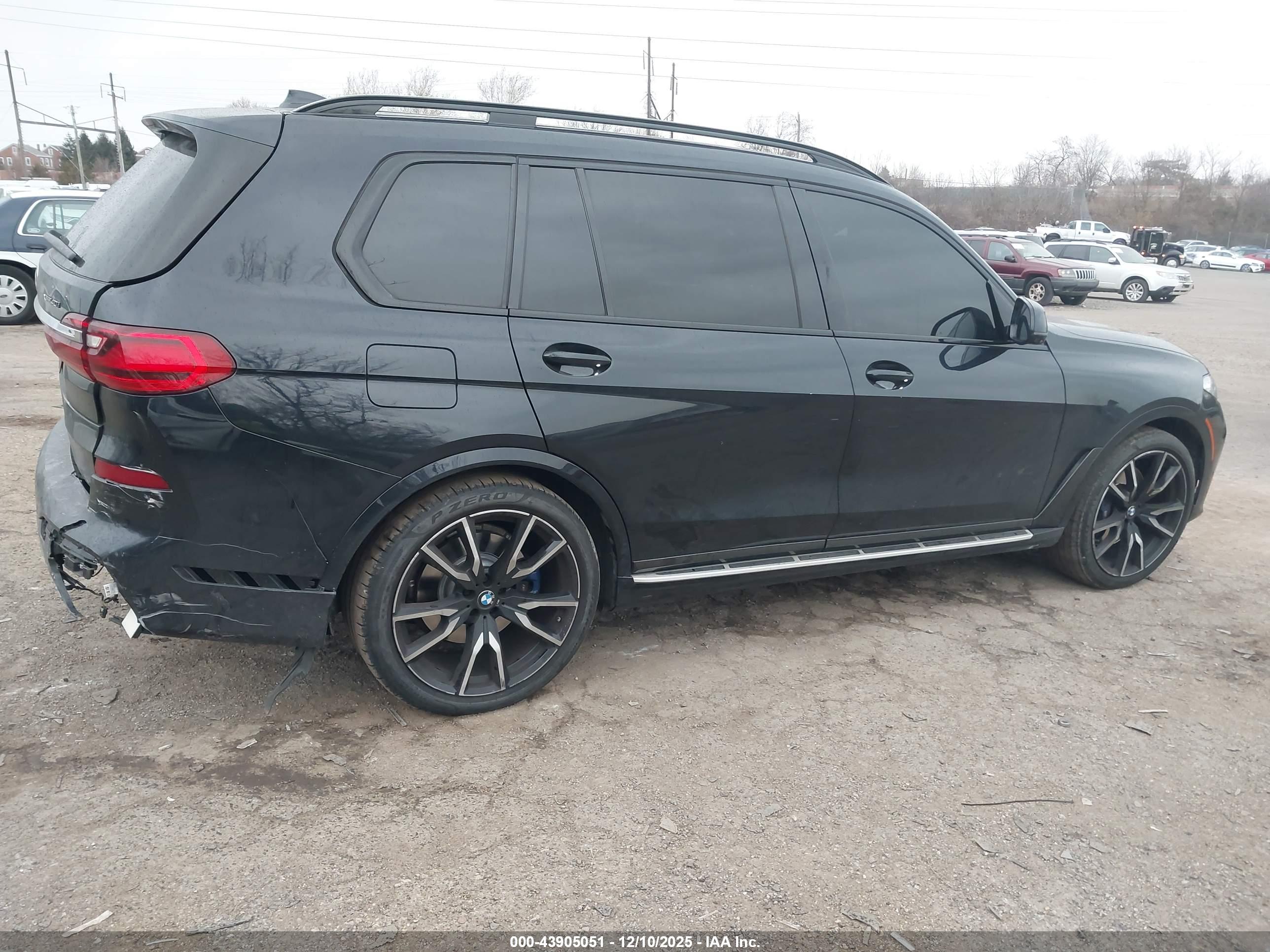 BMW X7 image 4