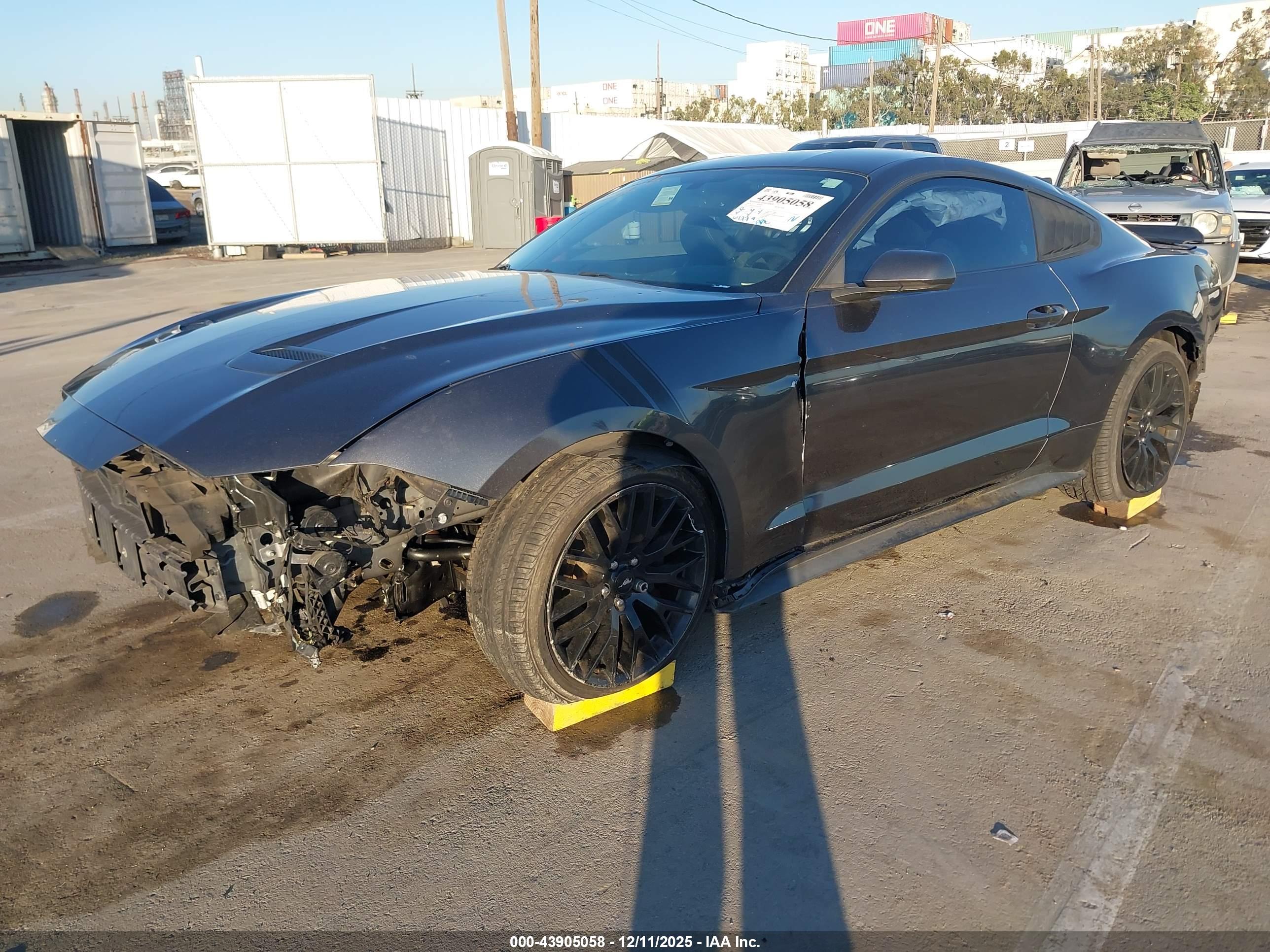 FORD MUSTANG image 2