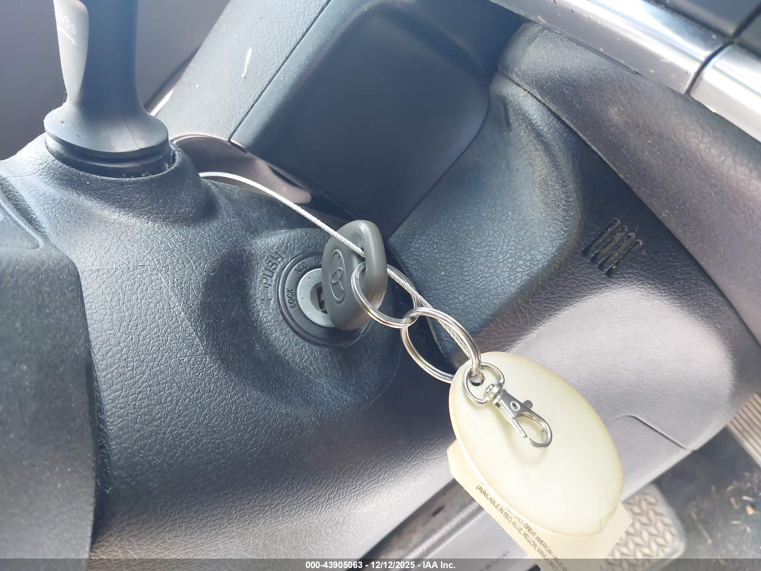 TOYOTA CAMRY image 11