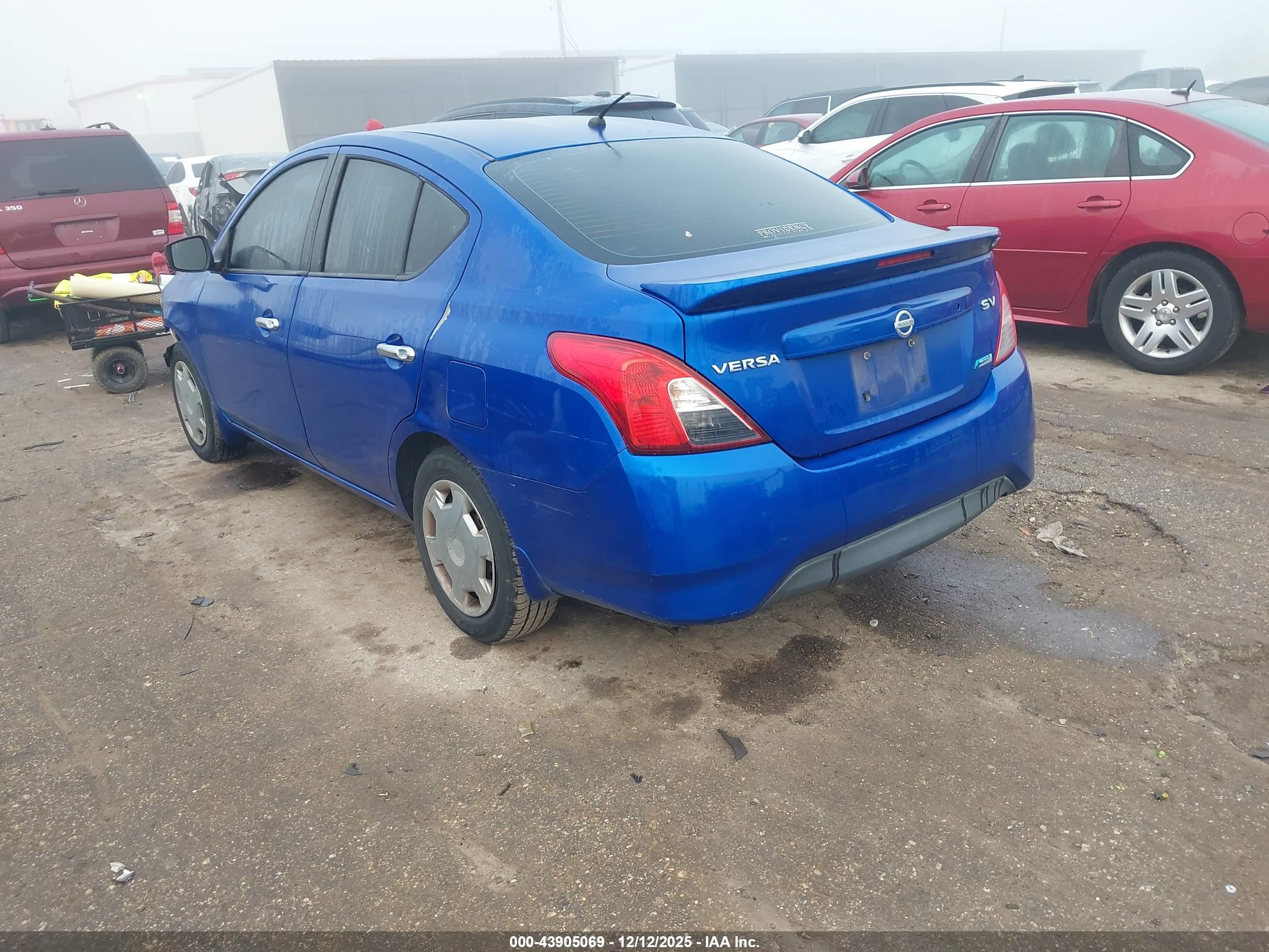 NISSAN VERSA image 3