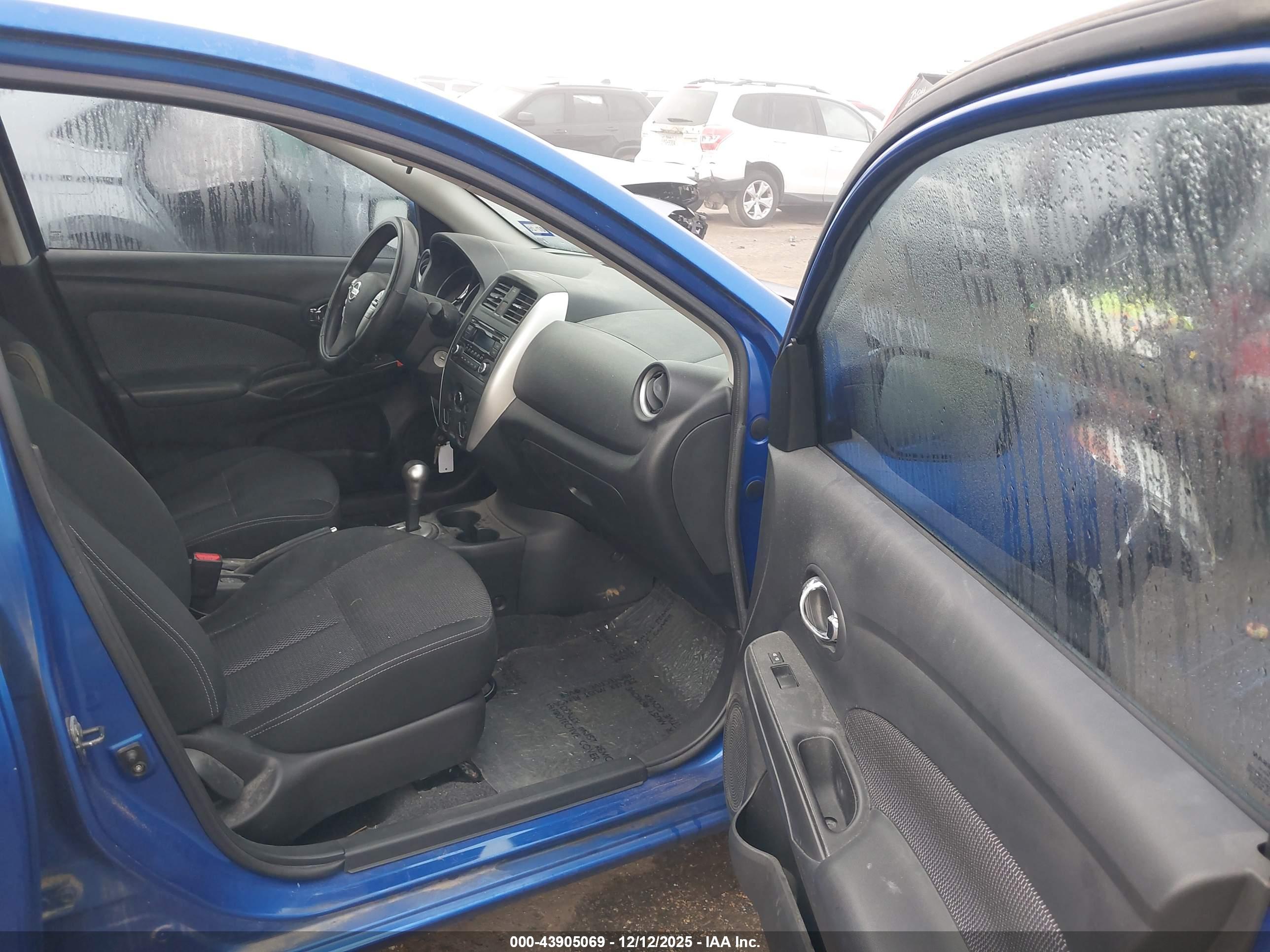 NISSAN VERSA image 5