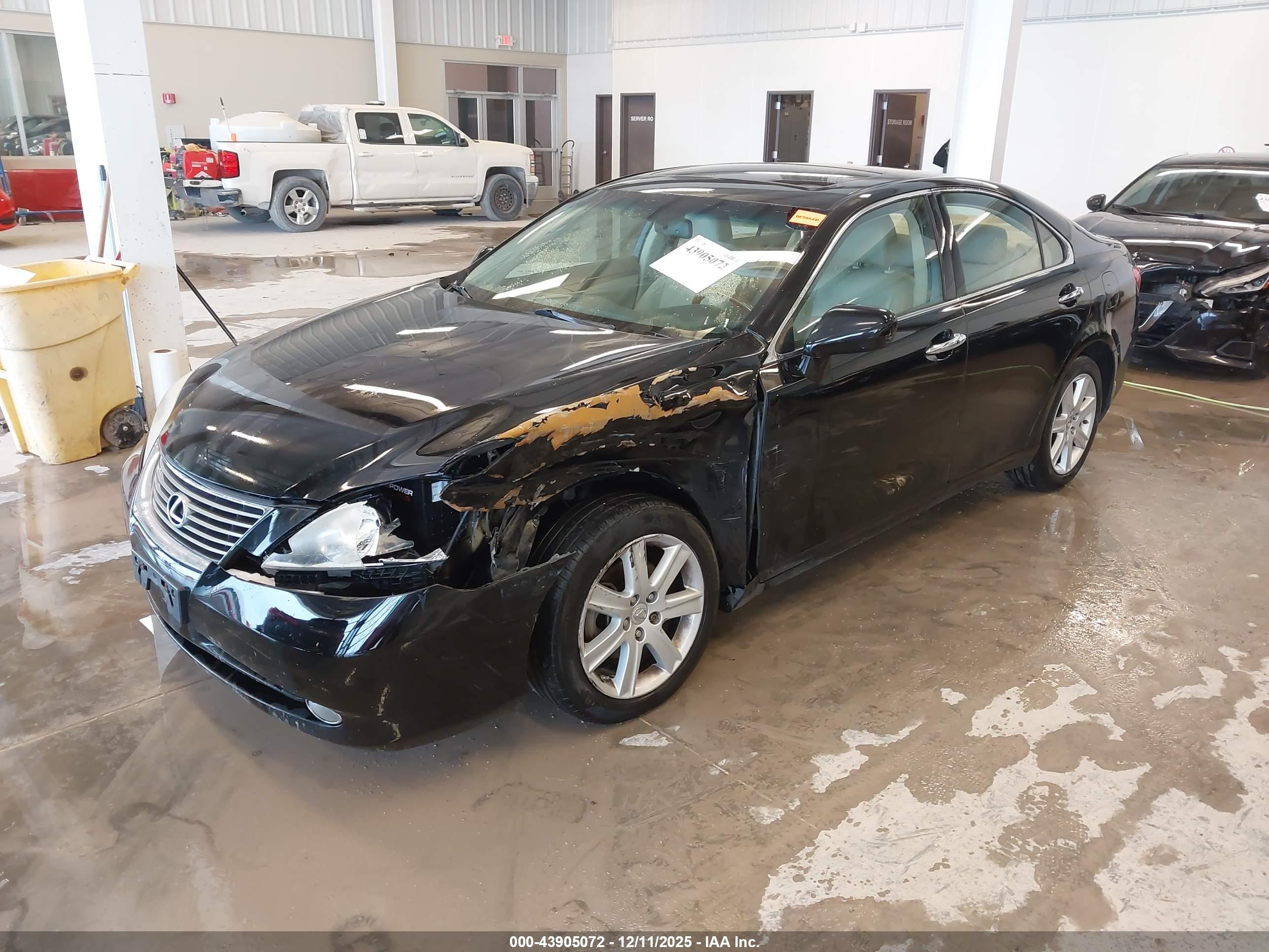 LEXUS ES image 2
