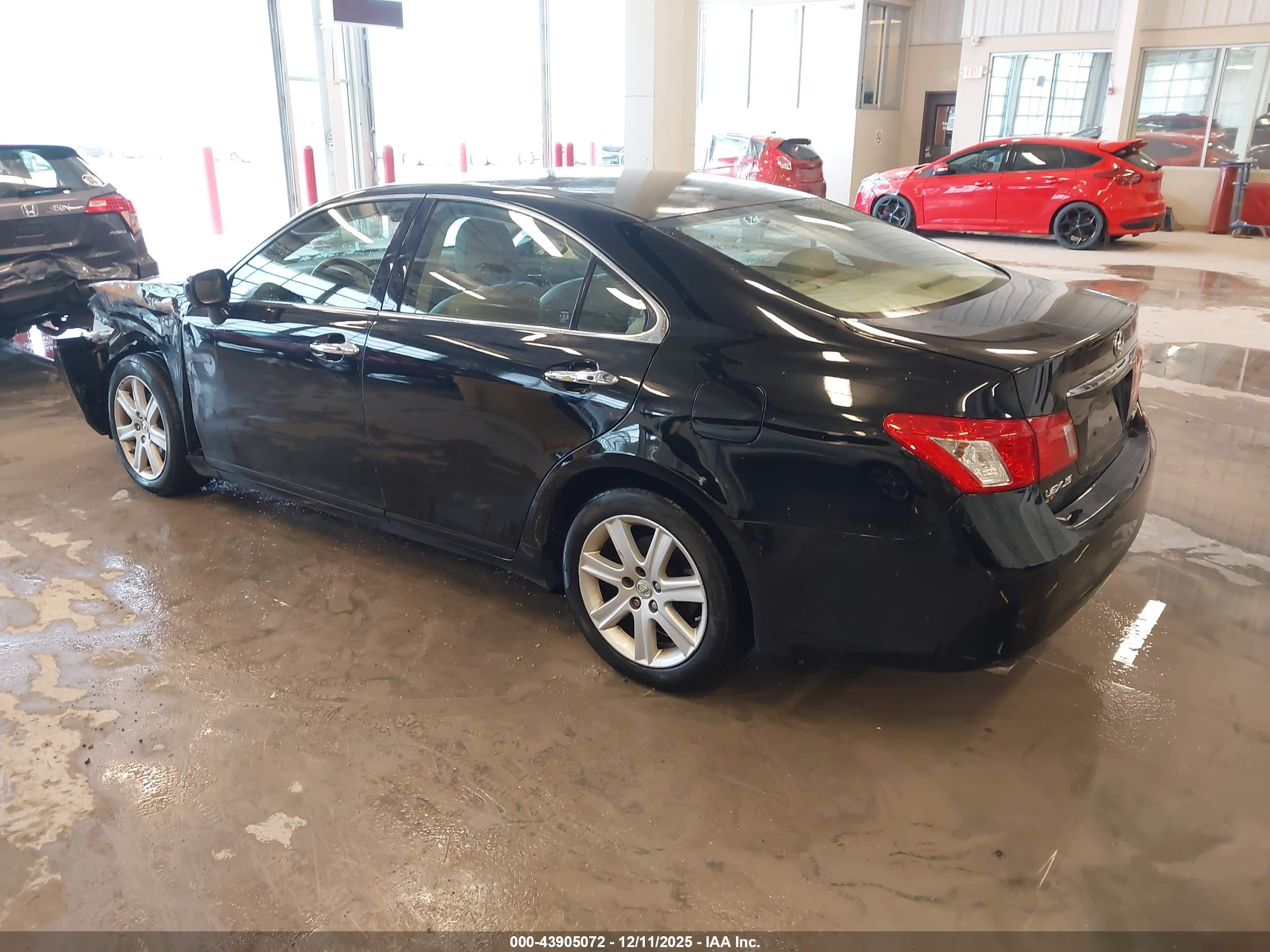 LEXUS ES image 3