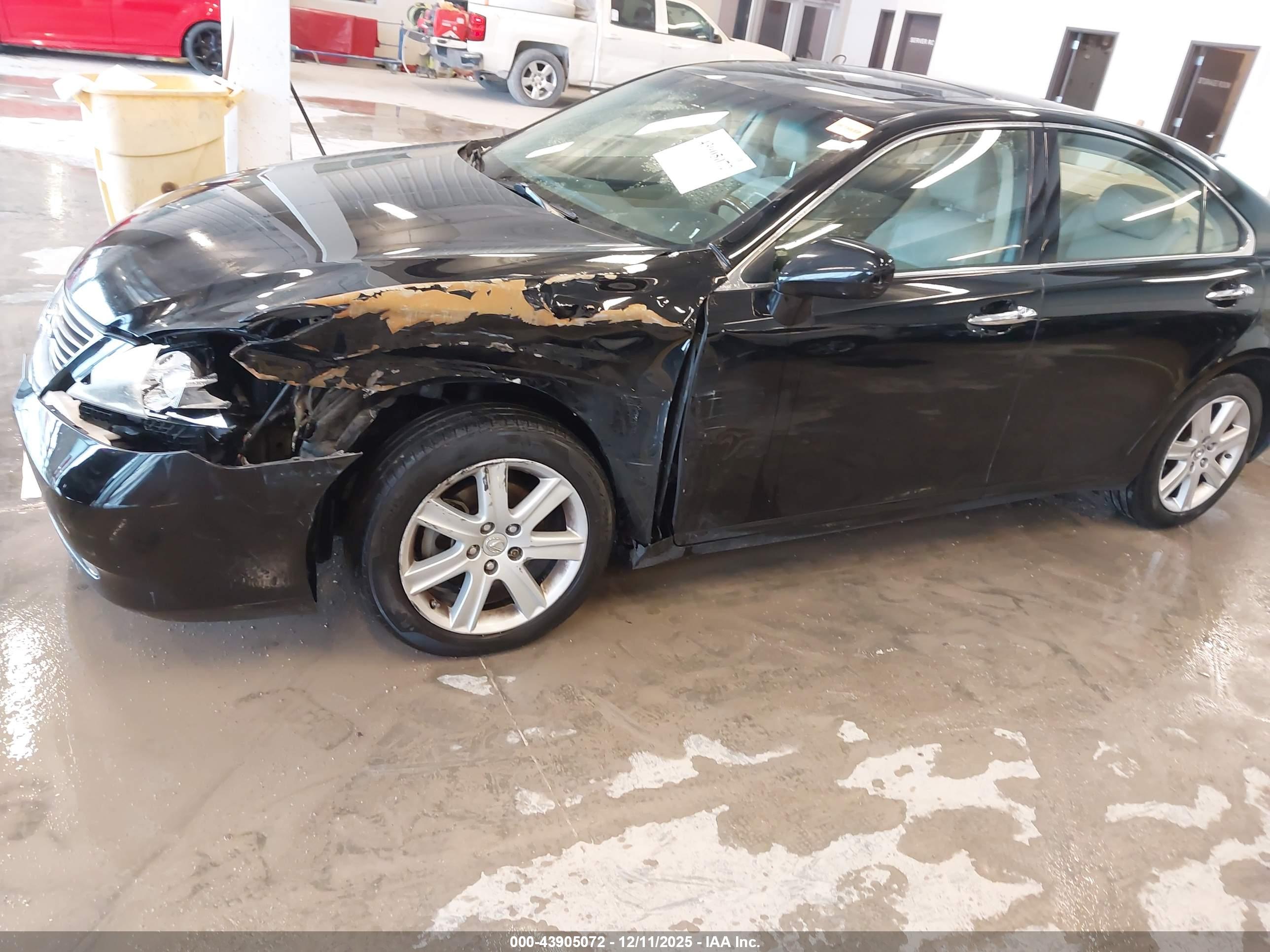 LEXUS ES image 6