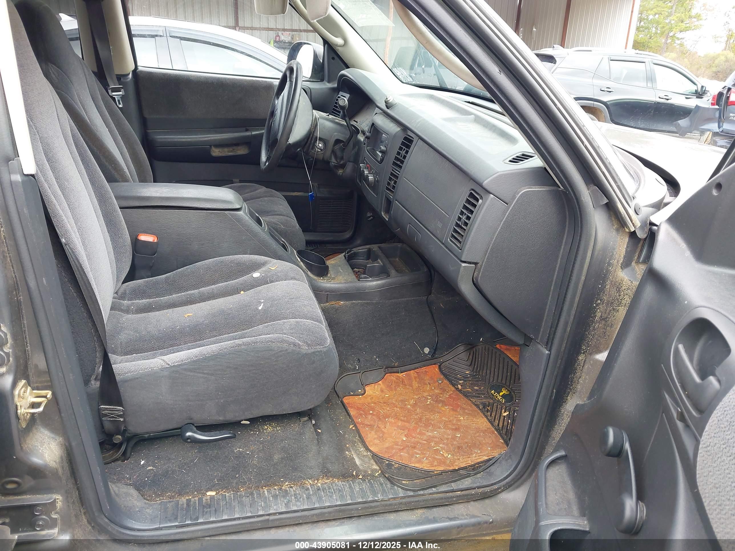DODGE DAKOTA image 5