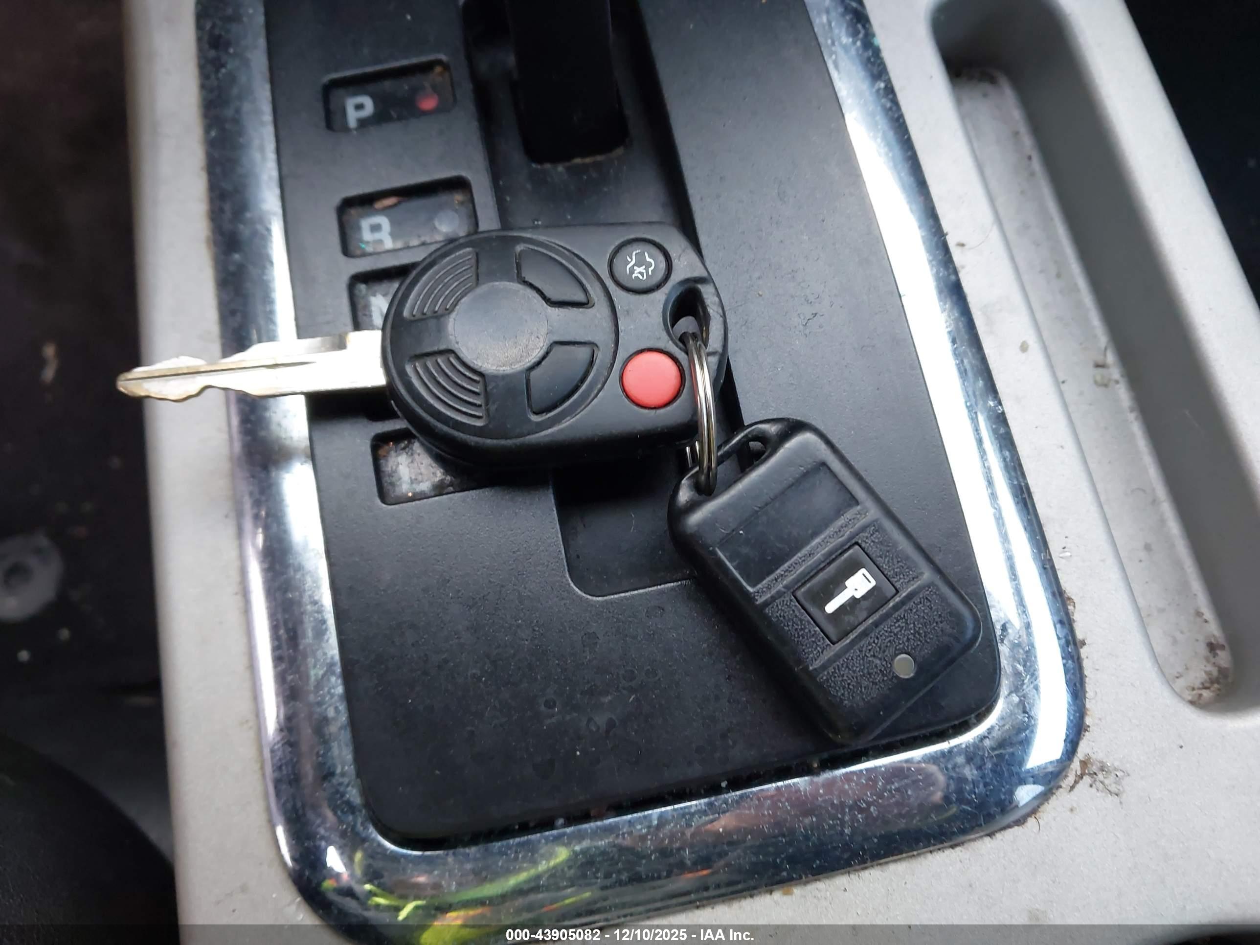FORD ESCAPE image 11