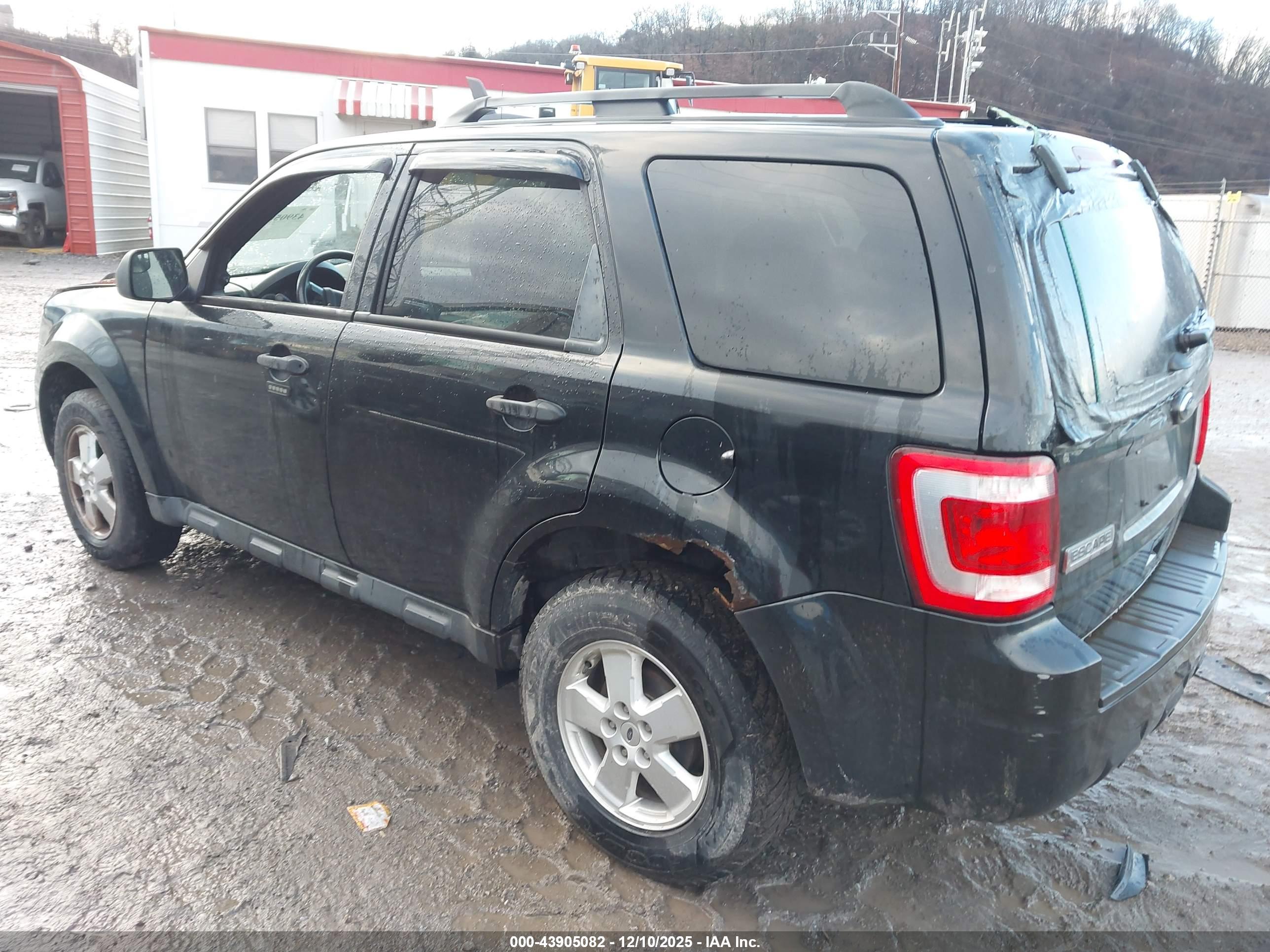 FORD ESCAPE image 3