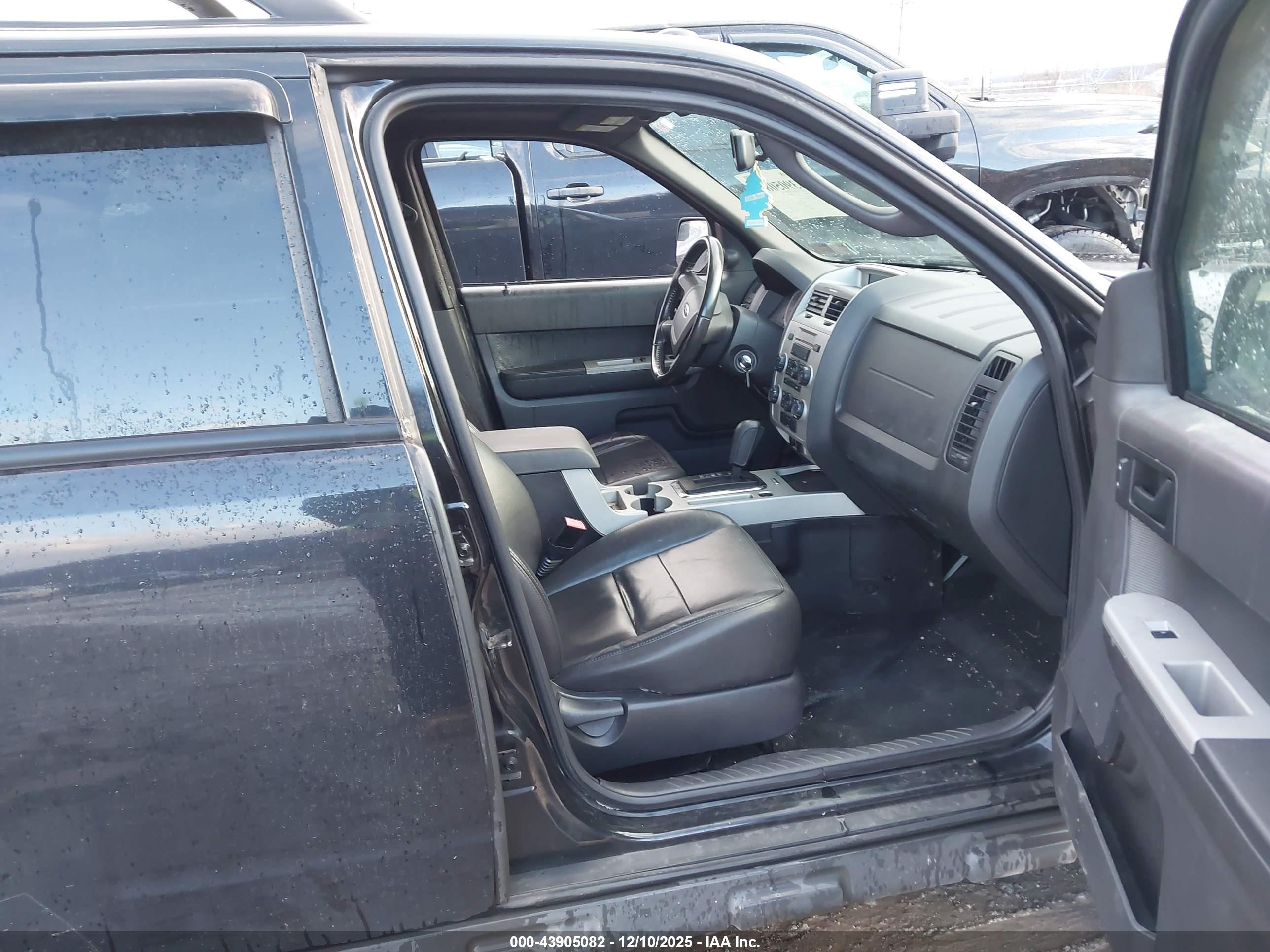 FORD ESCAPE image 5