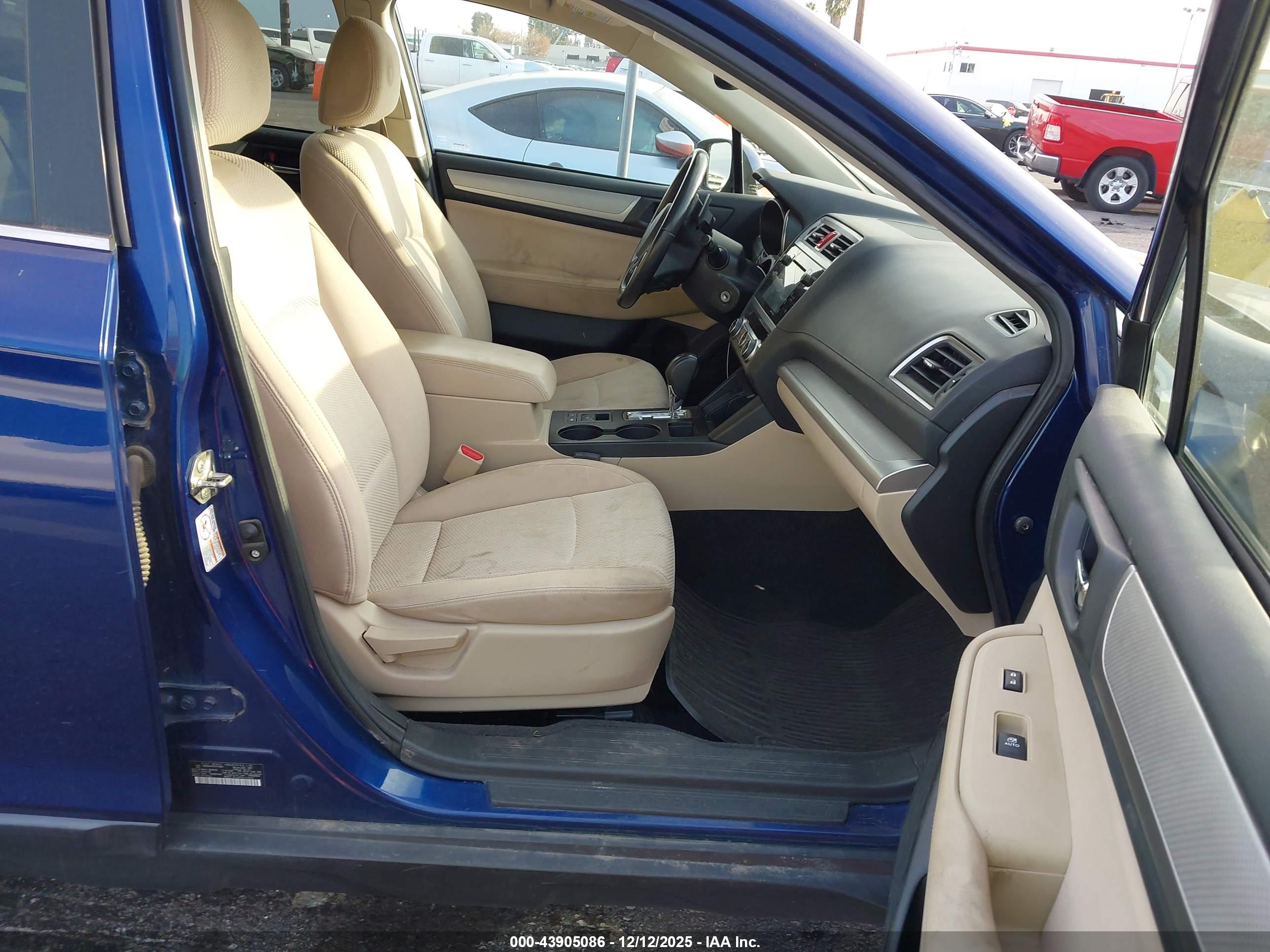 SUBARU OUTBACK image 5