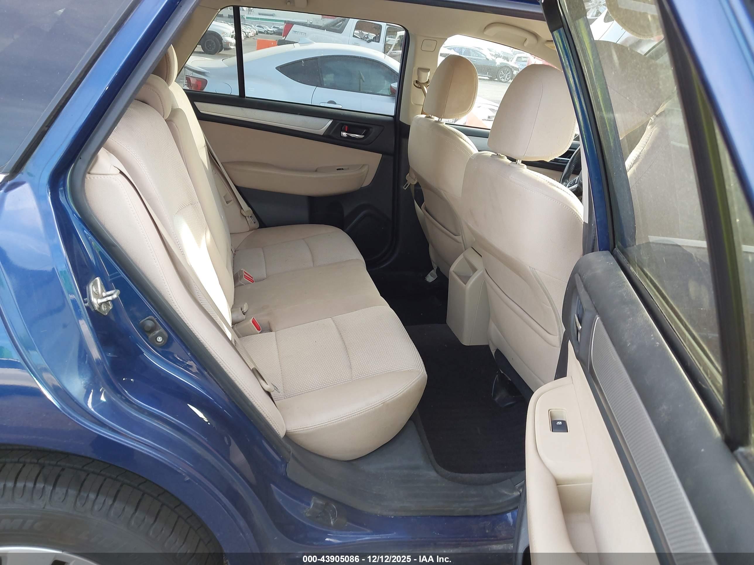 SUBARU OUTBACK image 8