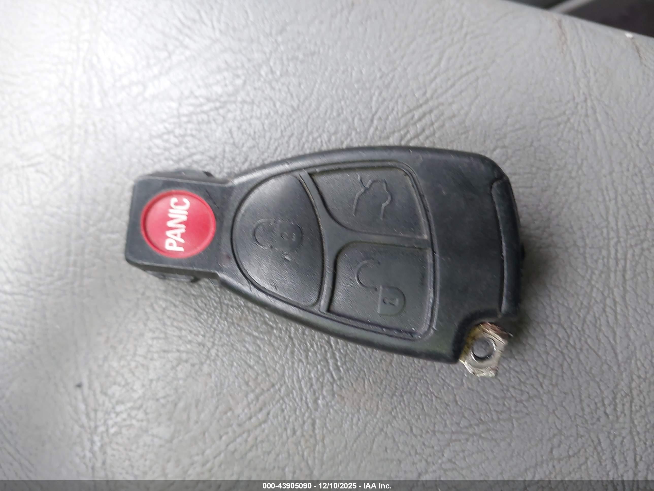 MERCEDES-BENZ CLK image 11