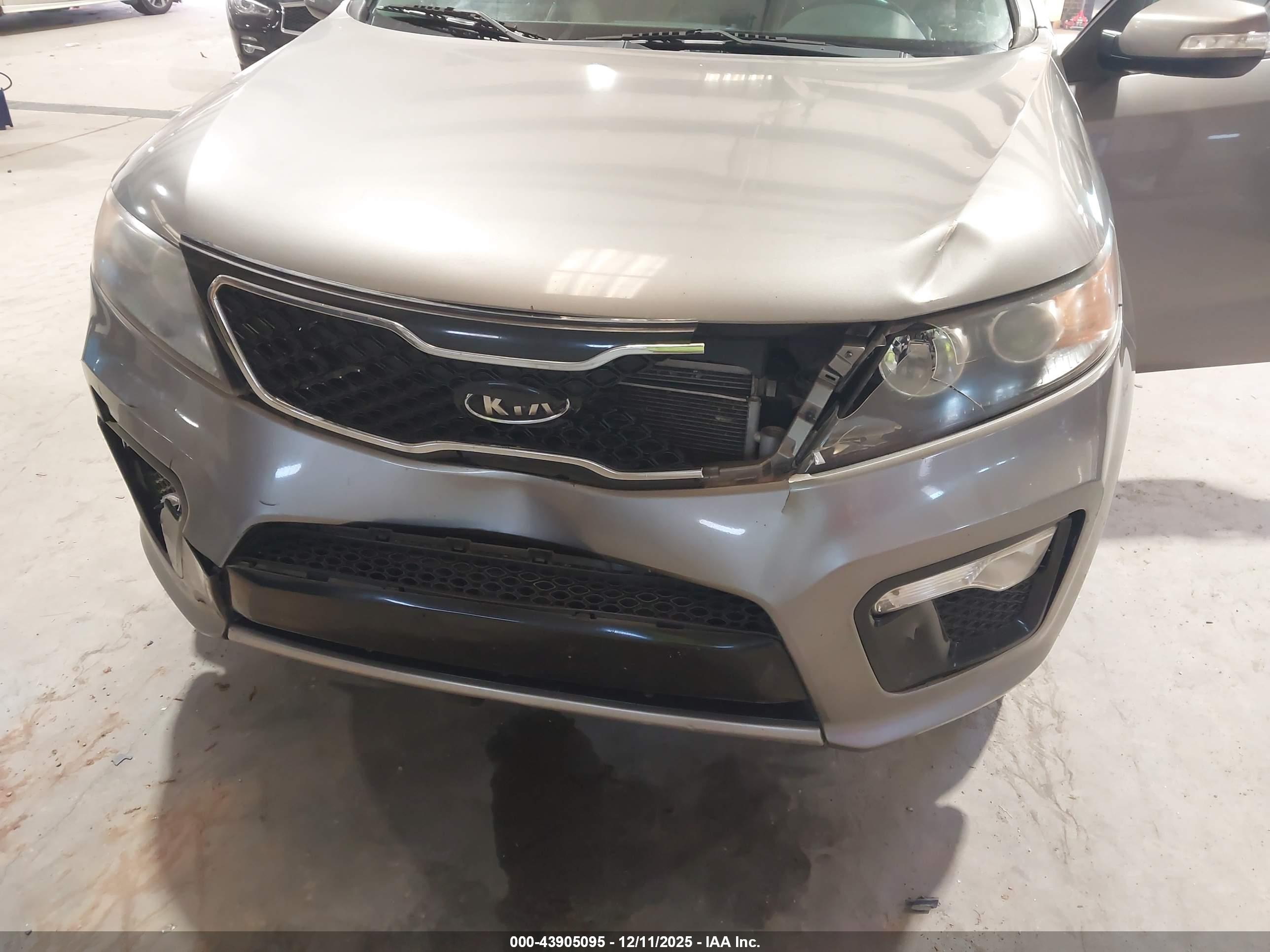 KIA SORENTO image 6
