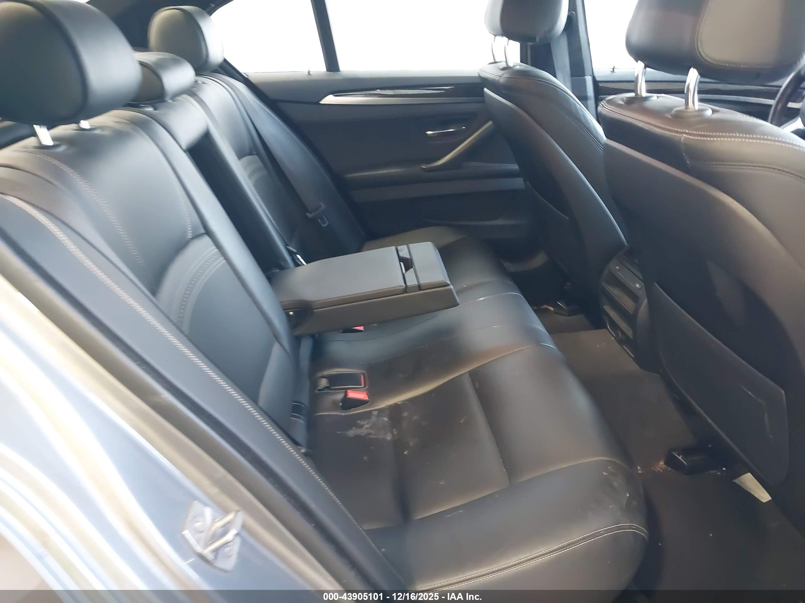 BMW 535I image 8