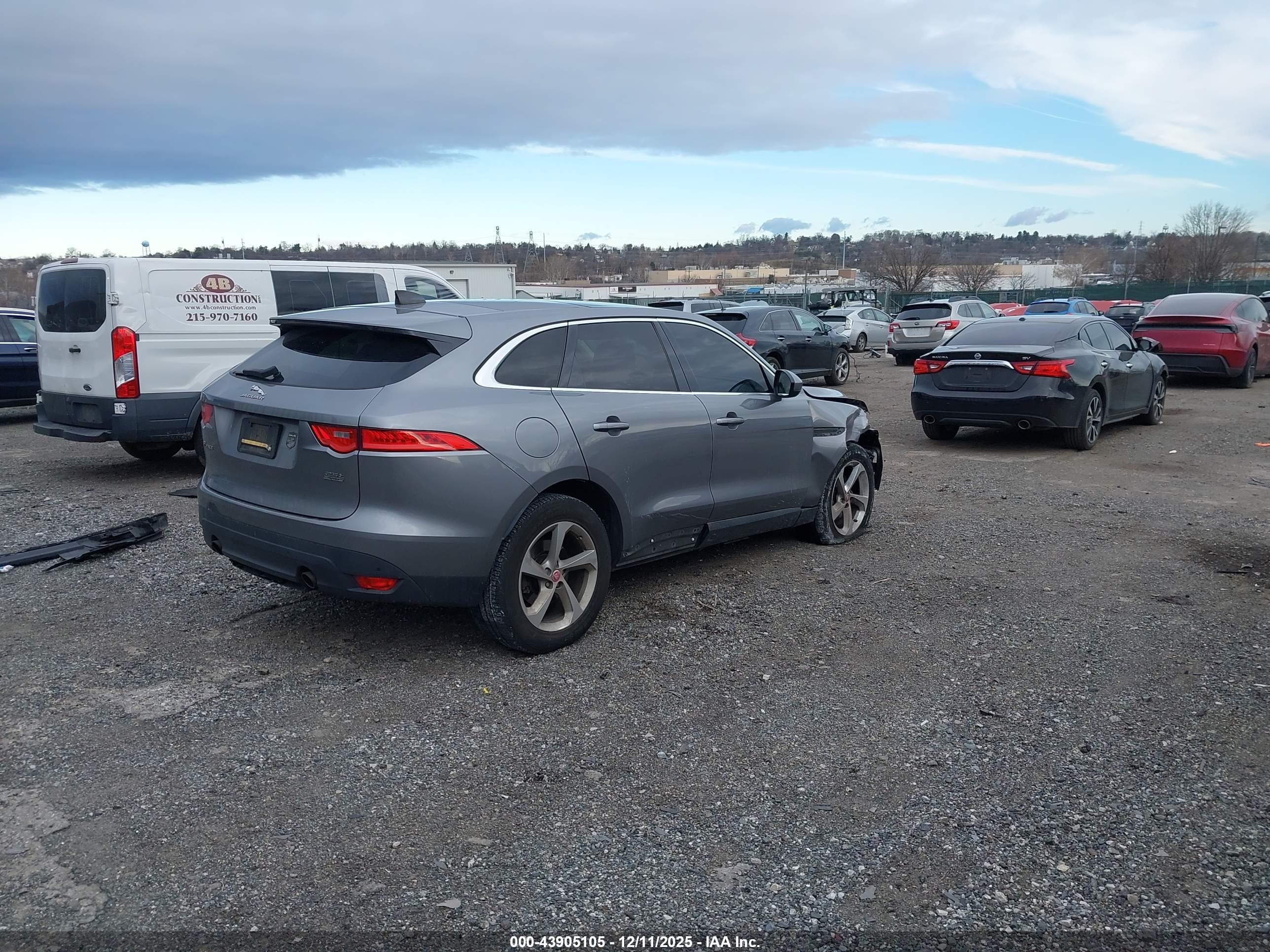 JAGUAR F-PACE image 4