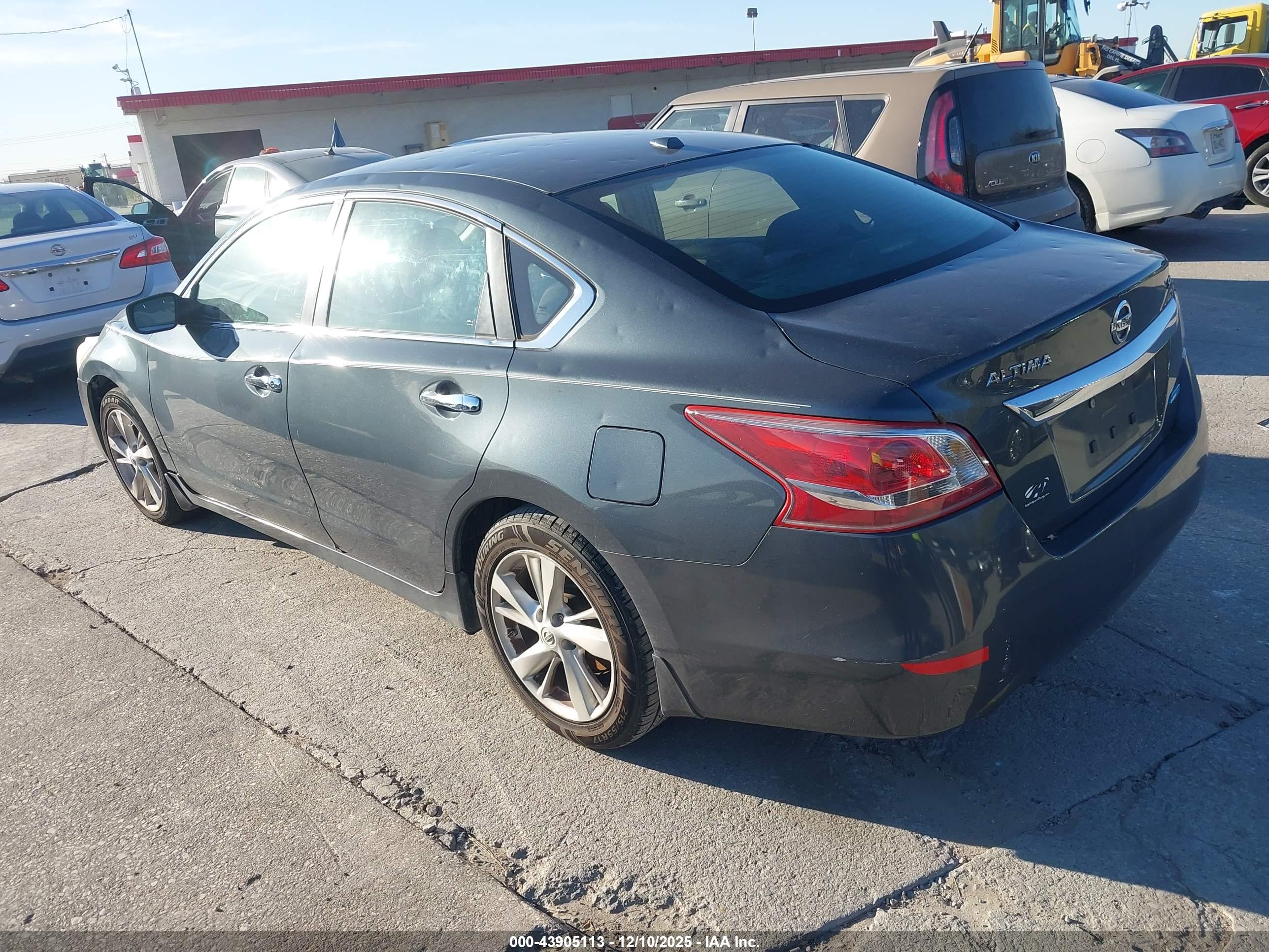NISSAN ALTIMA image 3