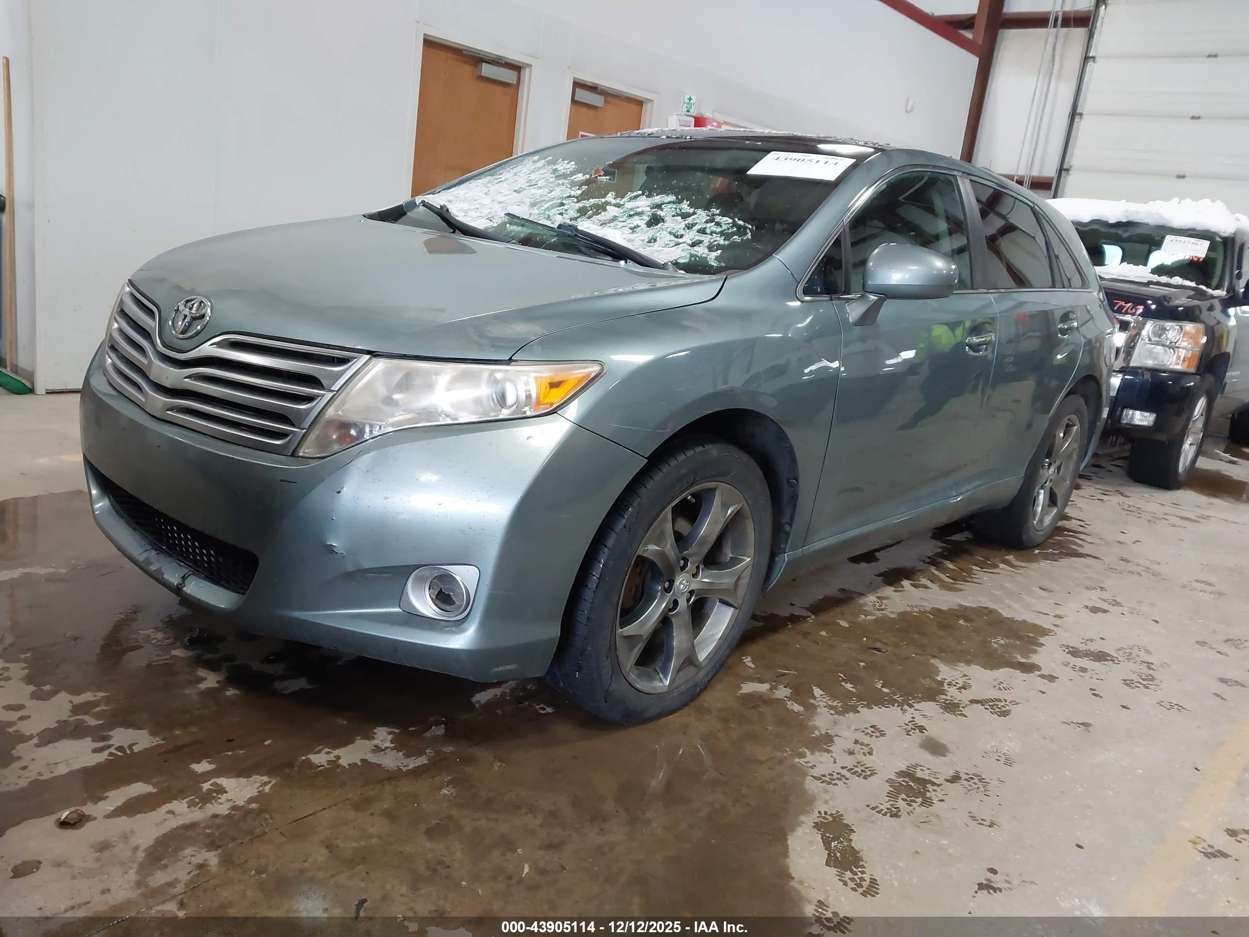 TOYOTA VENZA image 2