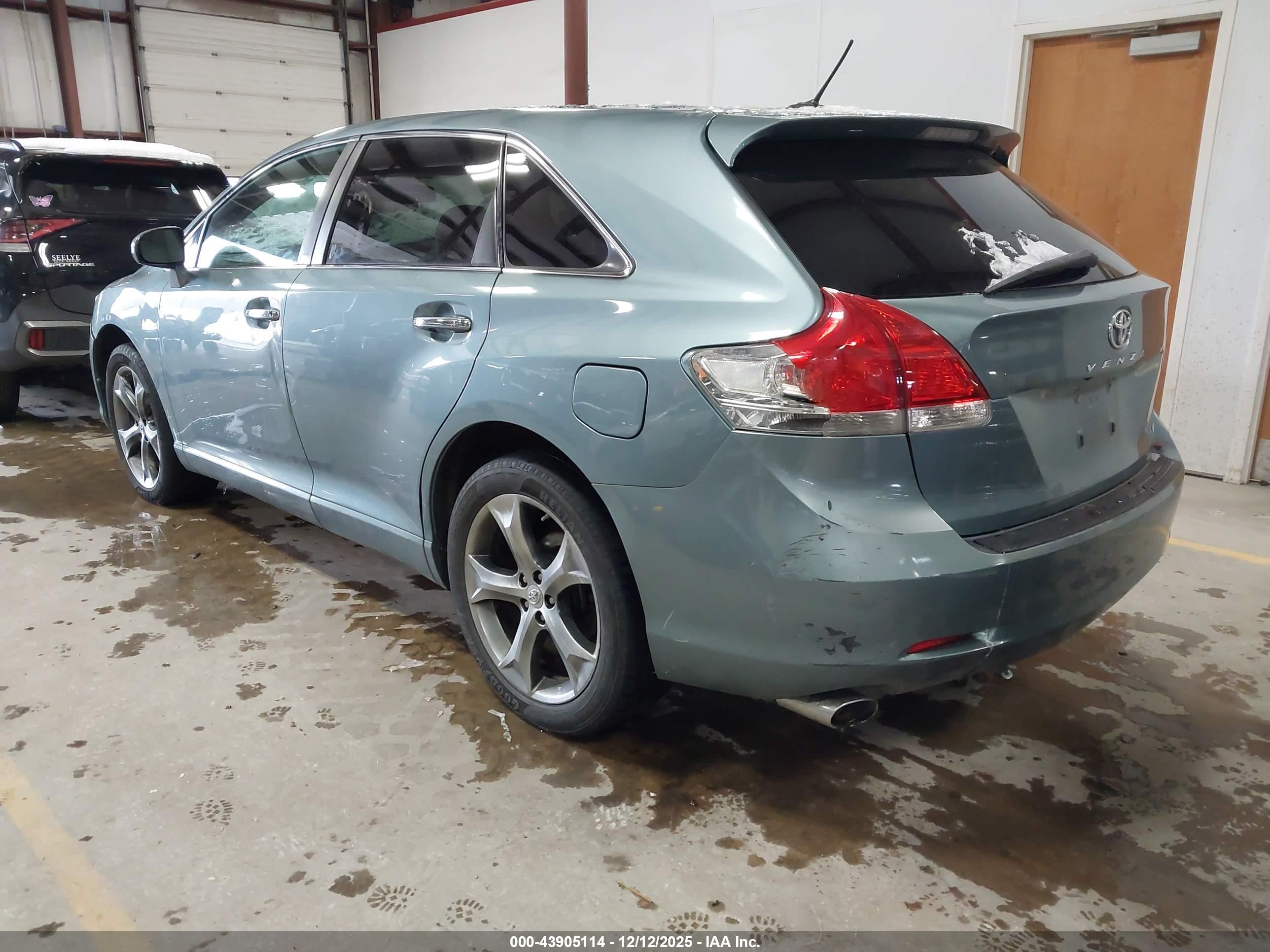 TOYOTA VENZA image 3