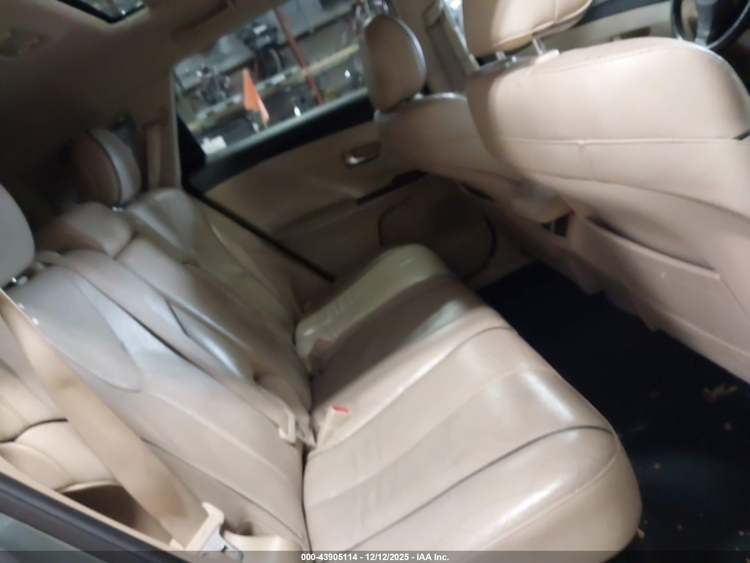 TOYOTA VENZA image 8