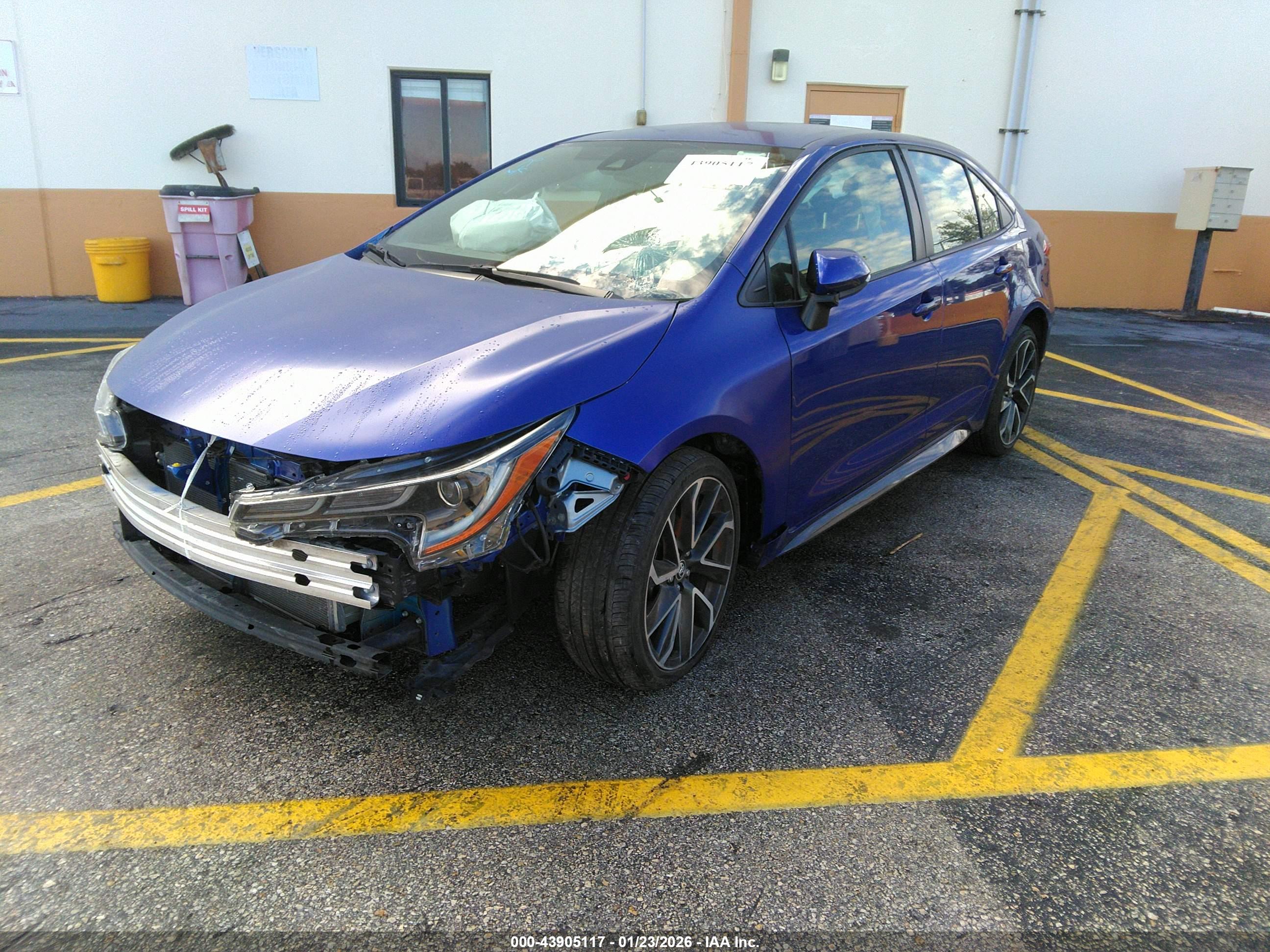 TOYOTA COROLLA image 2