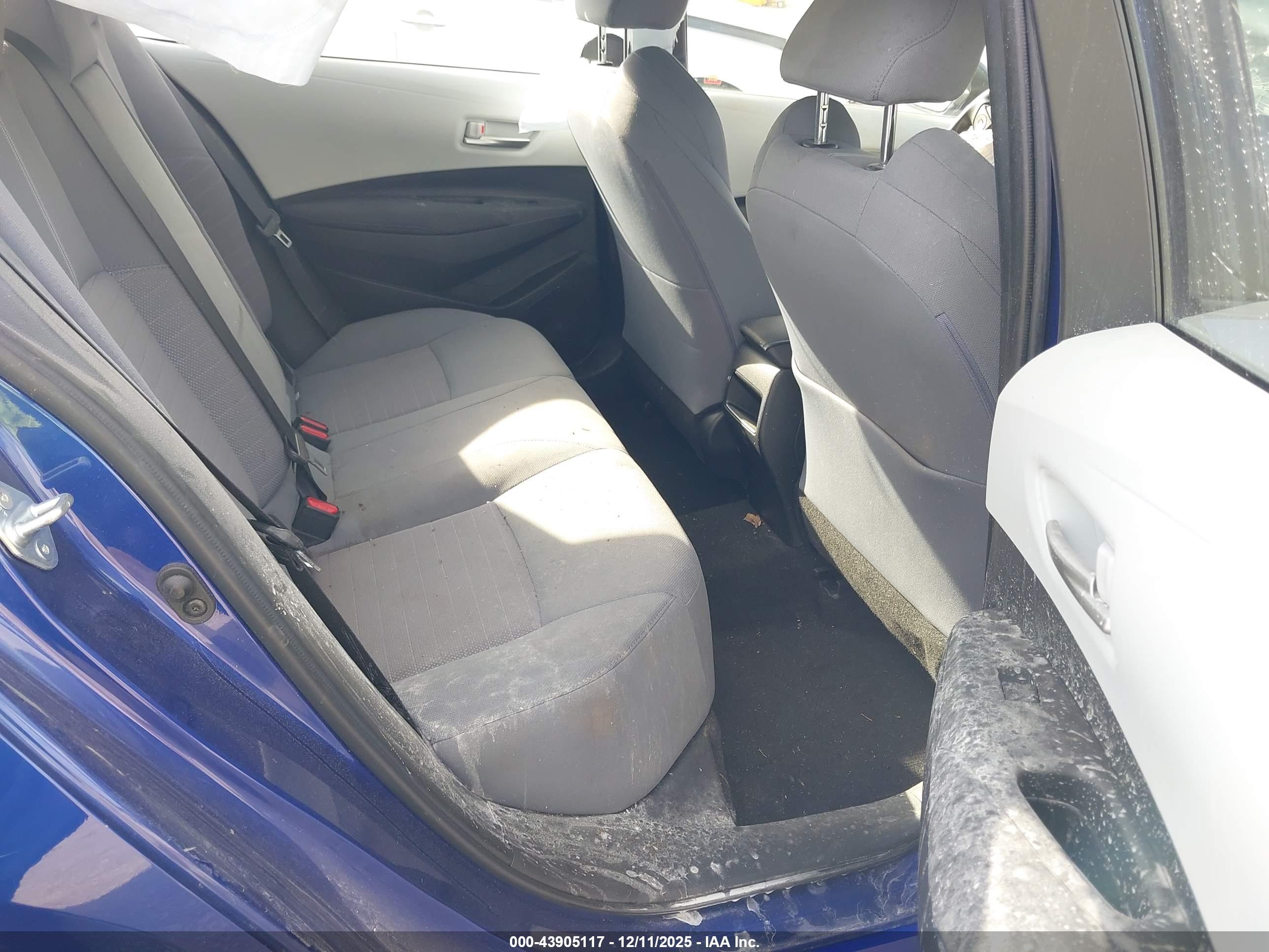 TOYOTA COROLLA image 8