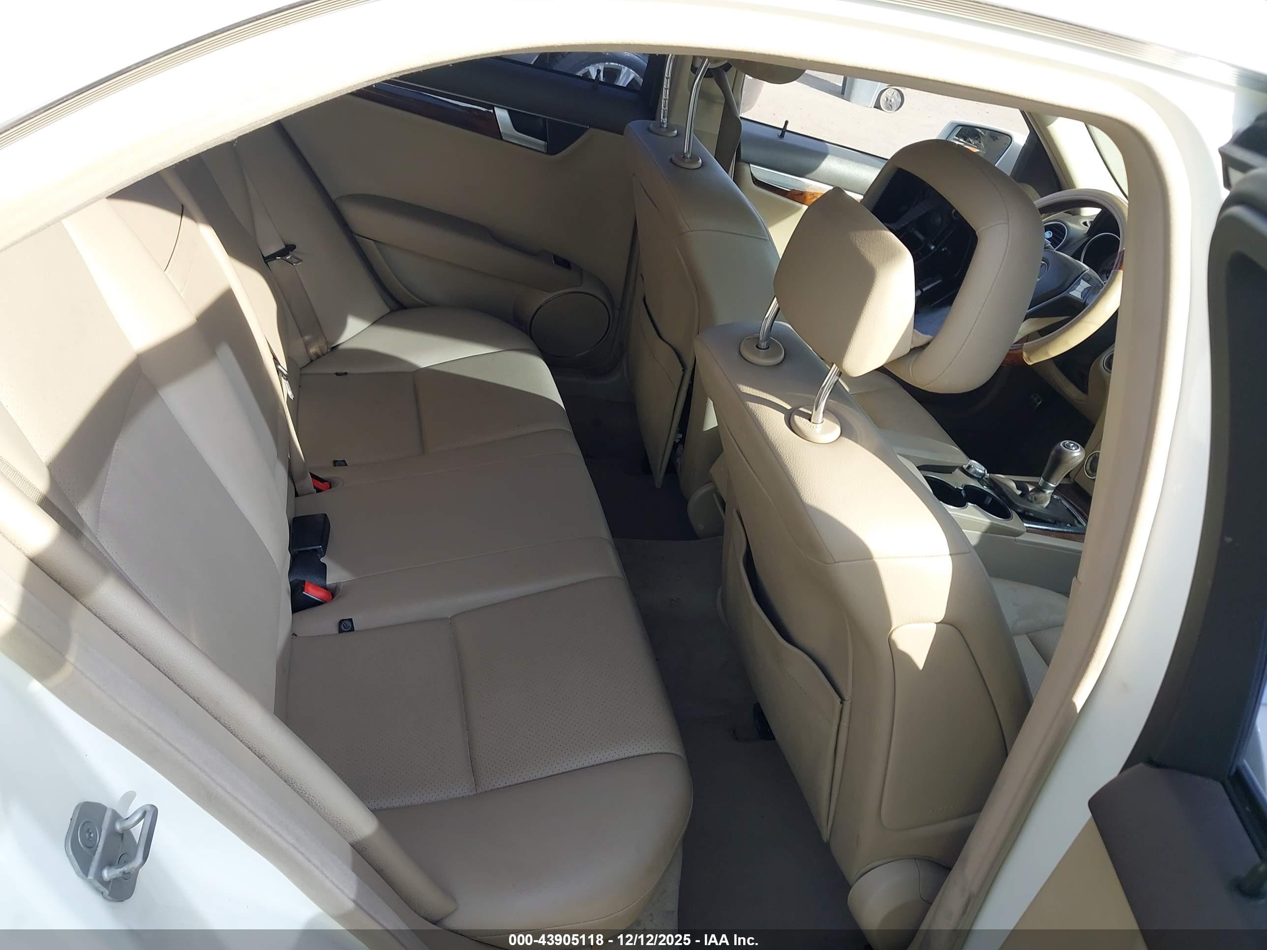 MERCEDES-BENZ C image 8