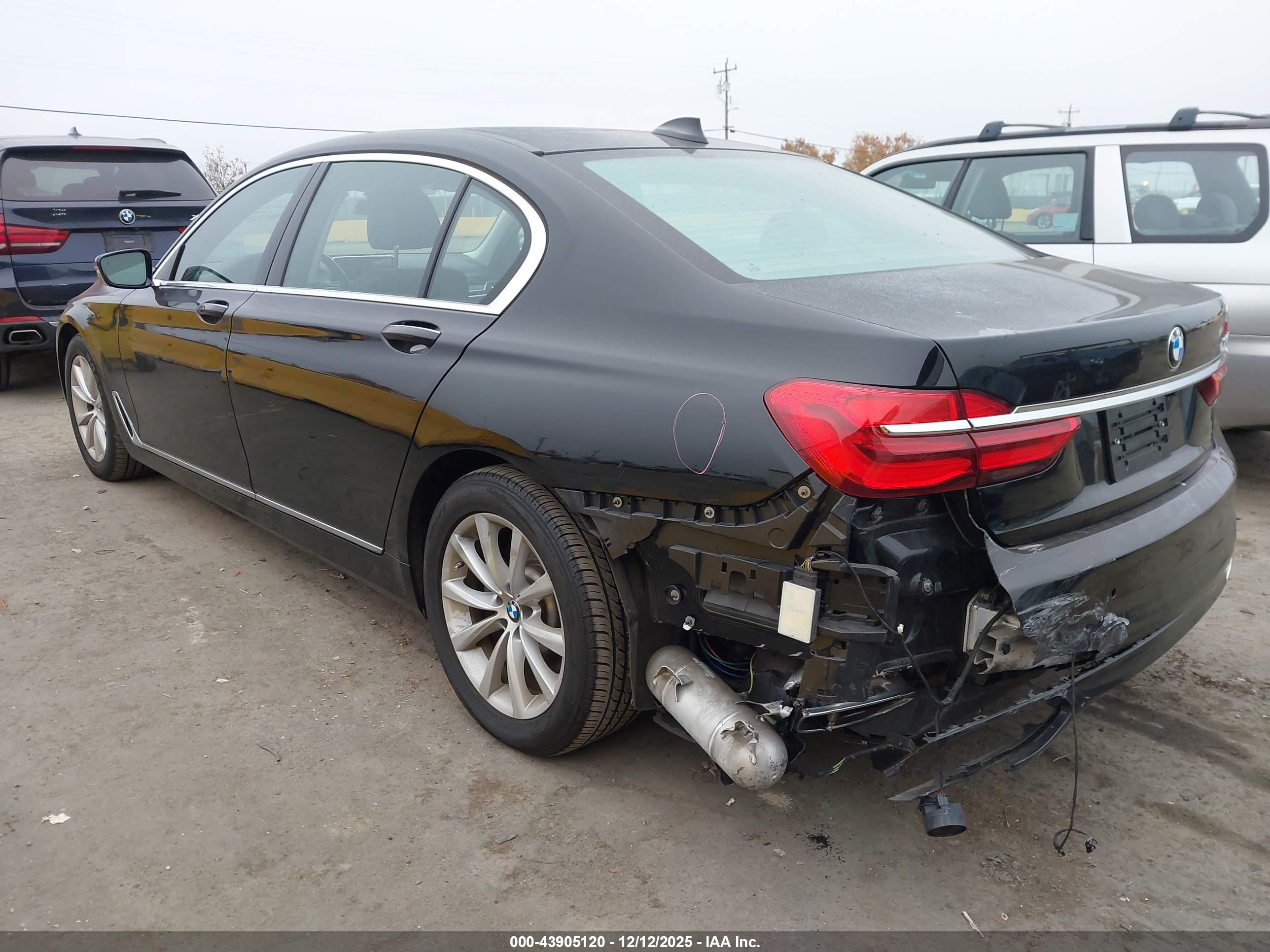 BMW 740I image 3