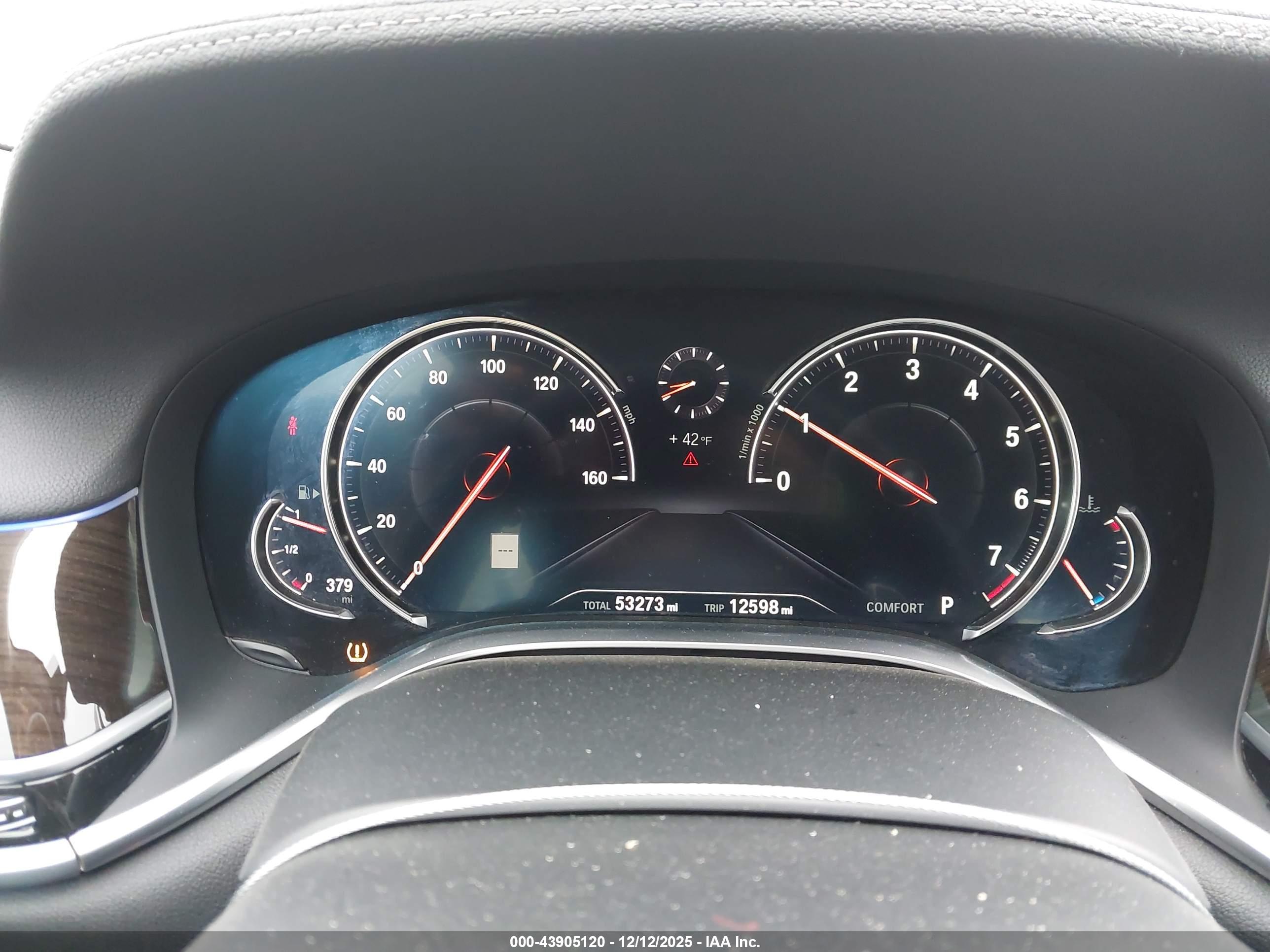 BMW 740I image 7