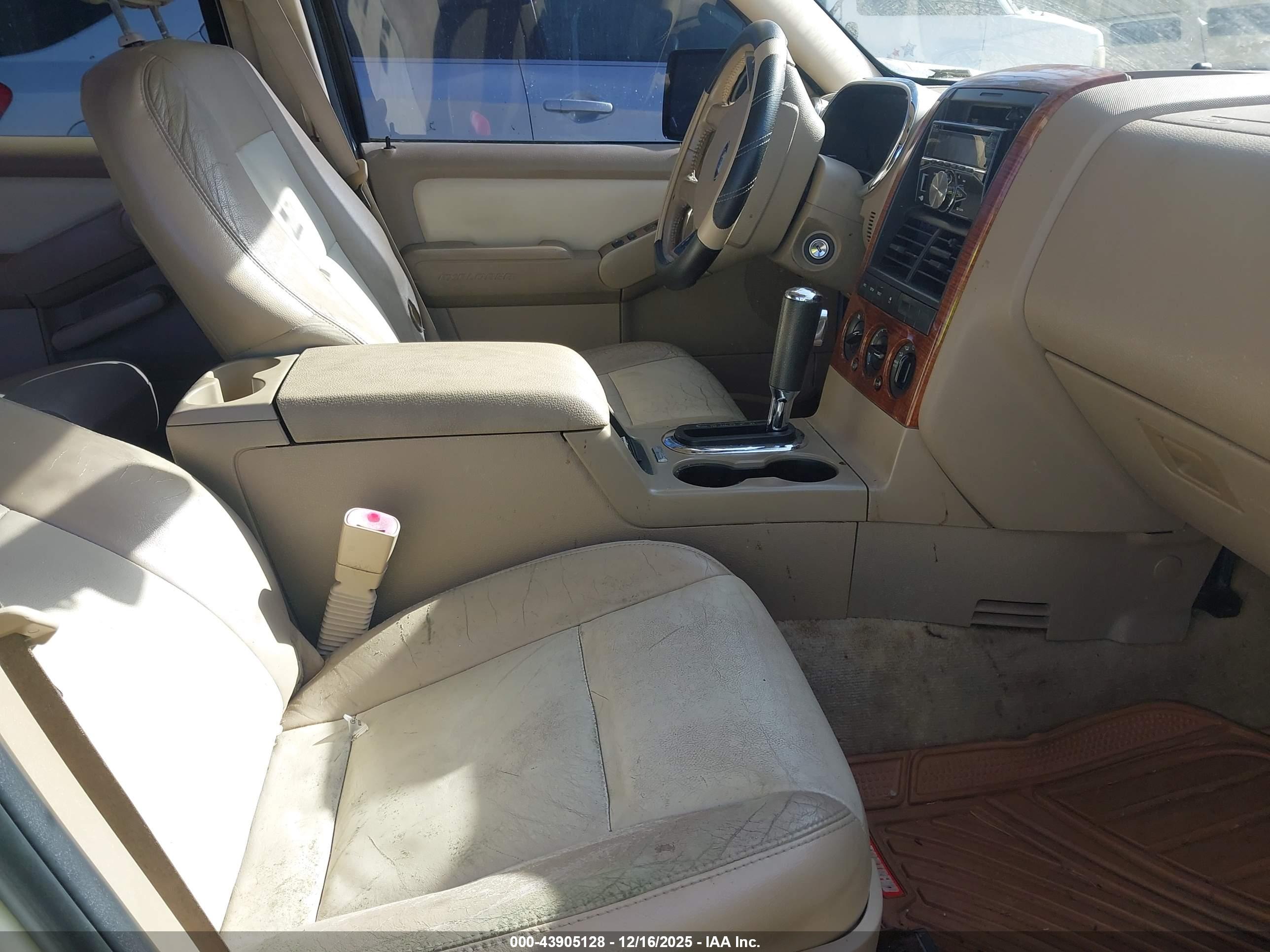 FORD EXPLORER image 5