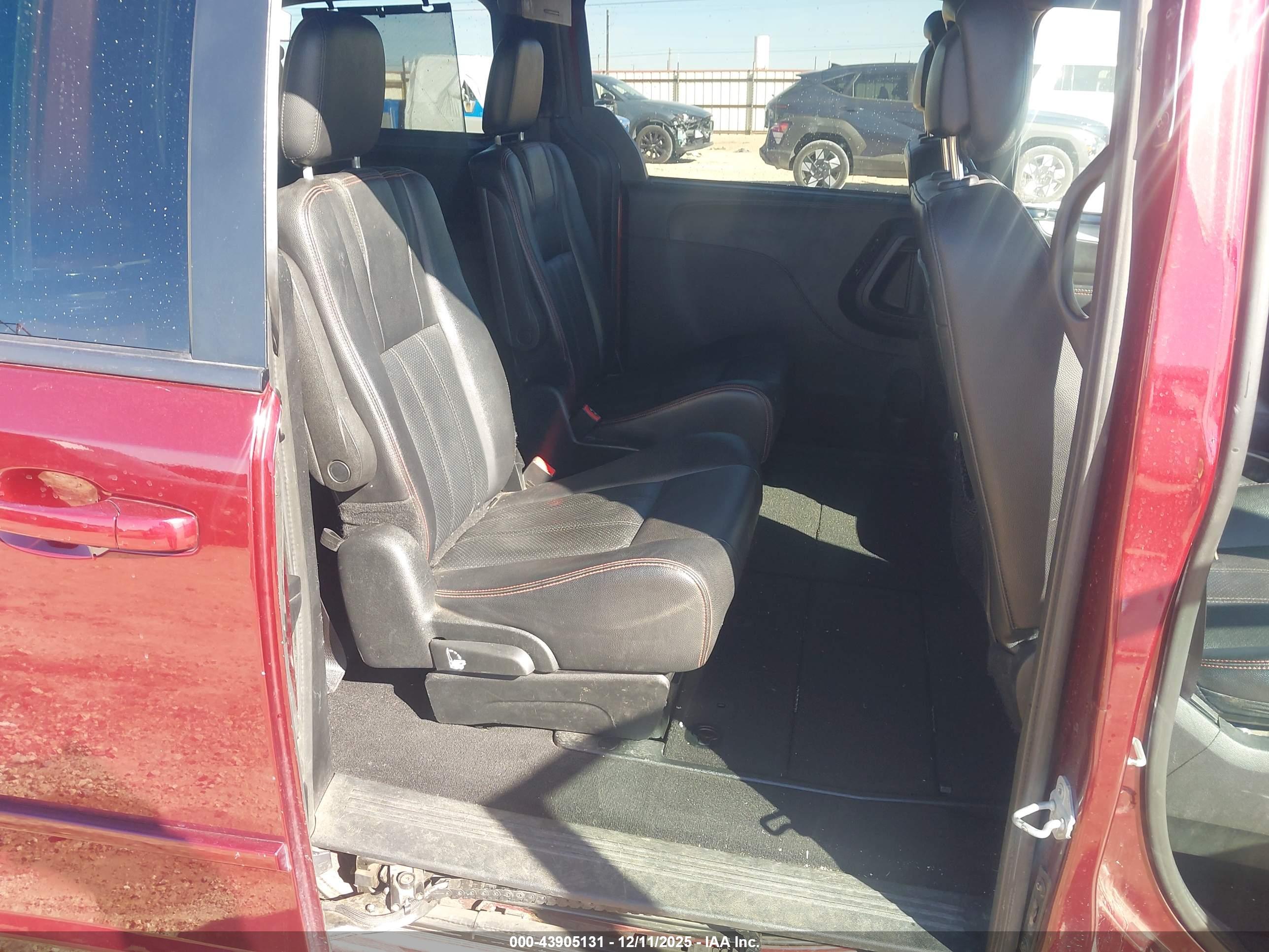 DODGE GRAND image 8
