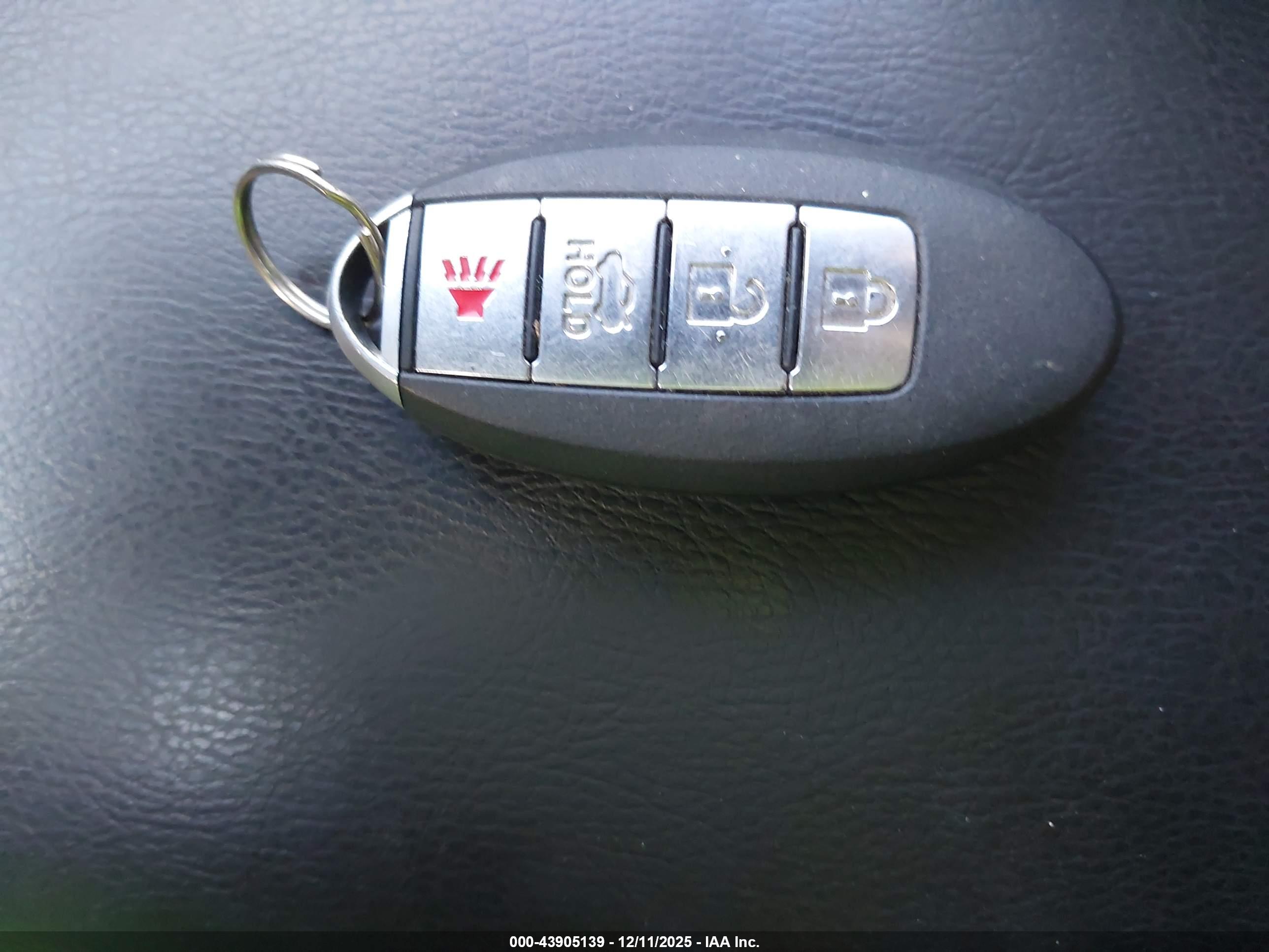 NISSAN ROGUE image 11