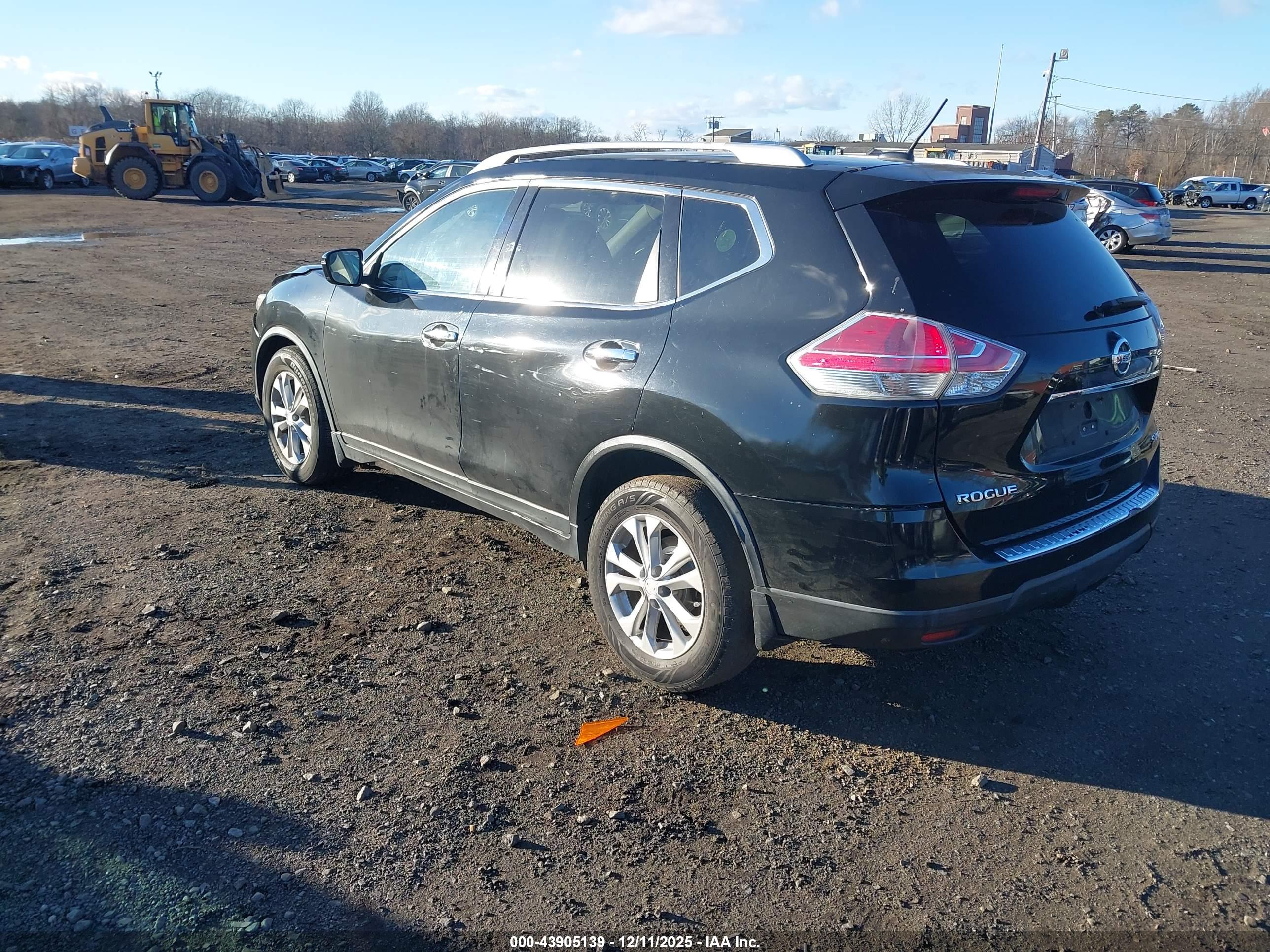 NISSAN ROGUE image 3