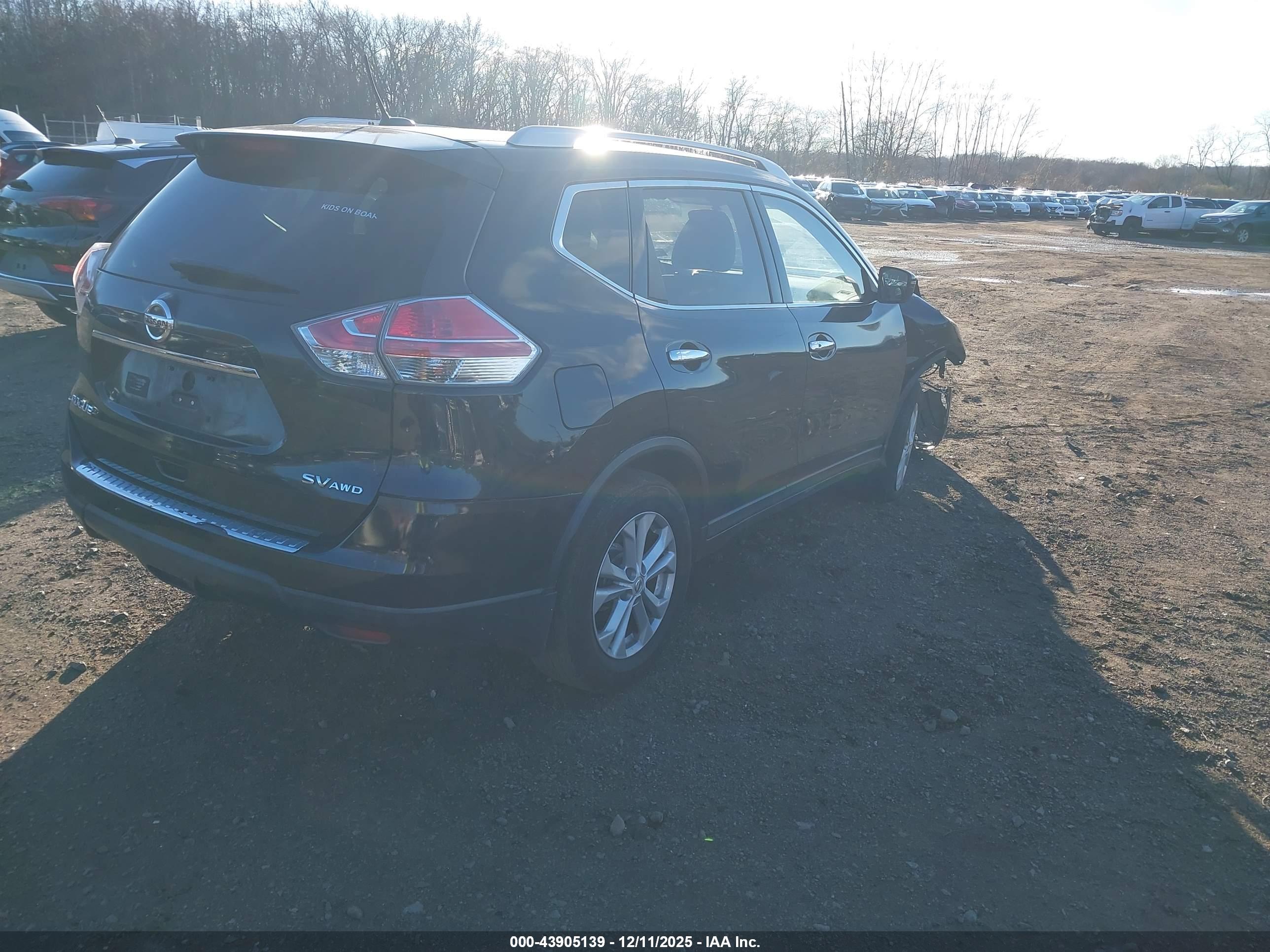 NISSAN ROGUE image 4