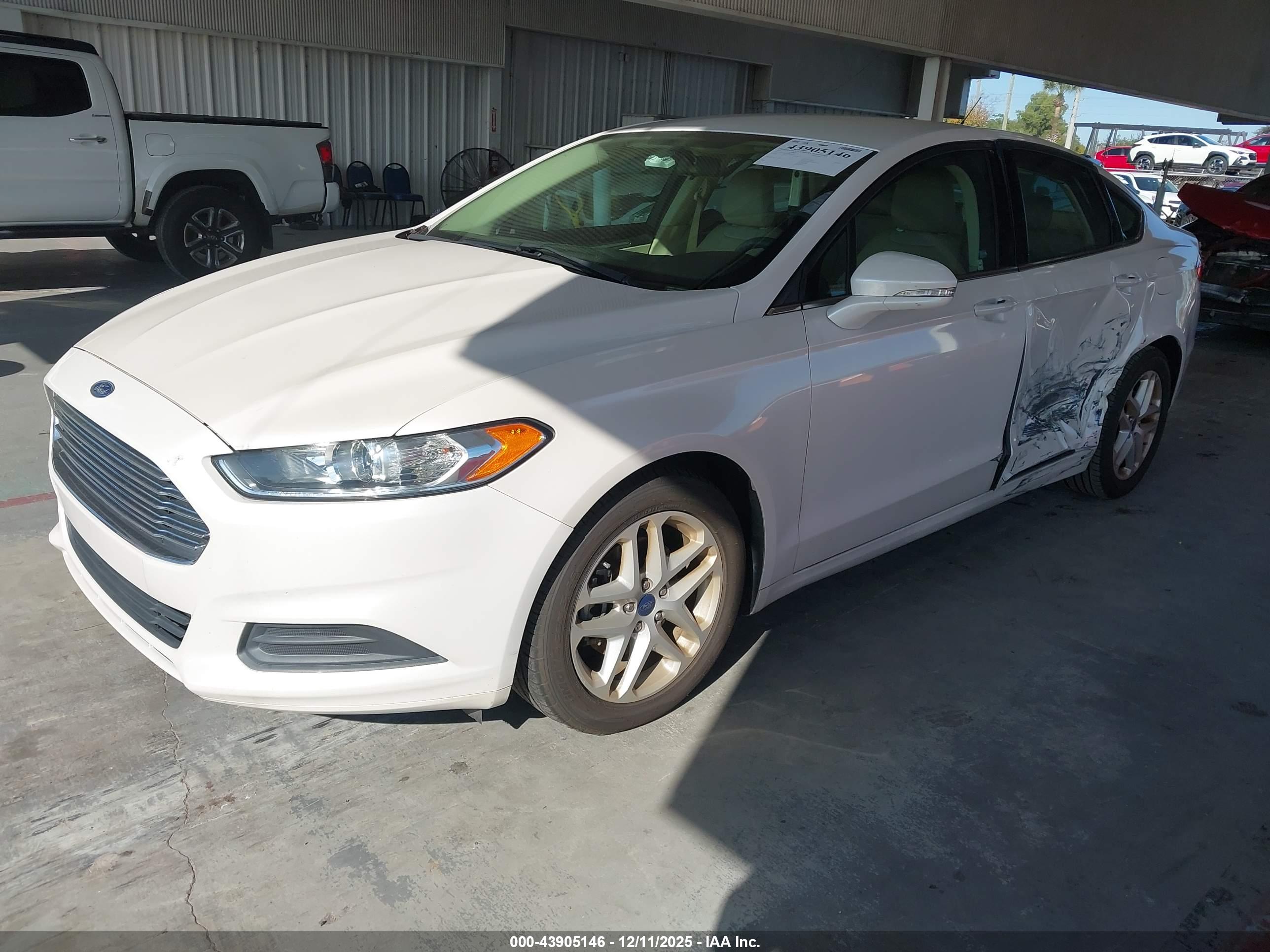 FORD FUSION image 2