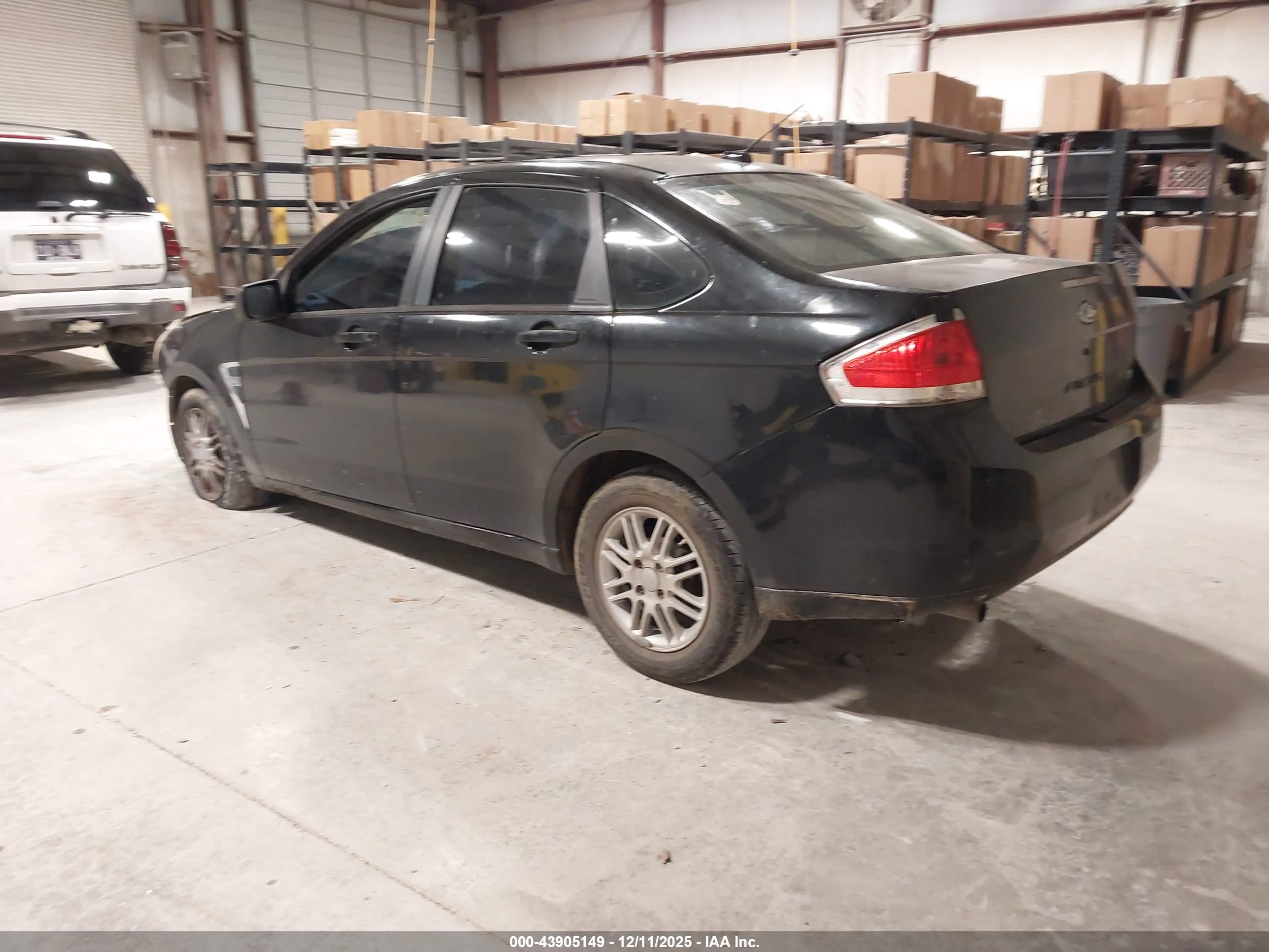 FORD FOCUS image 3