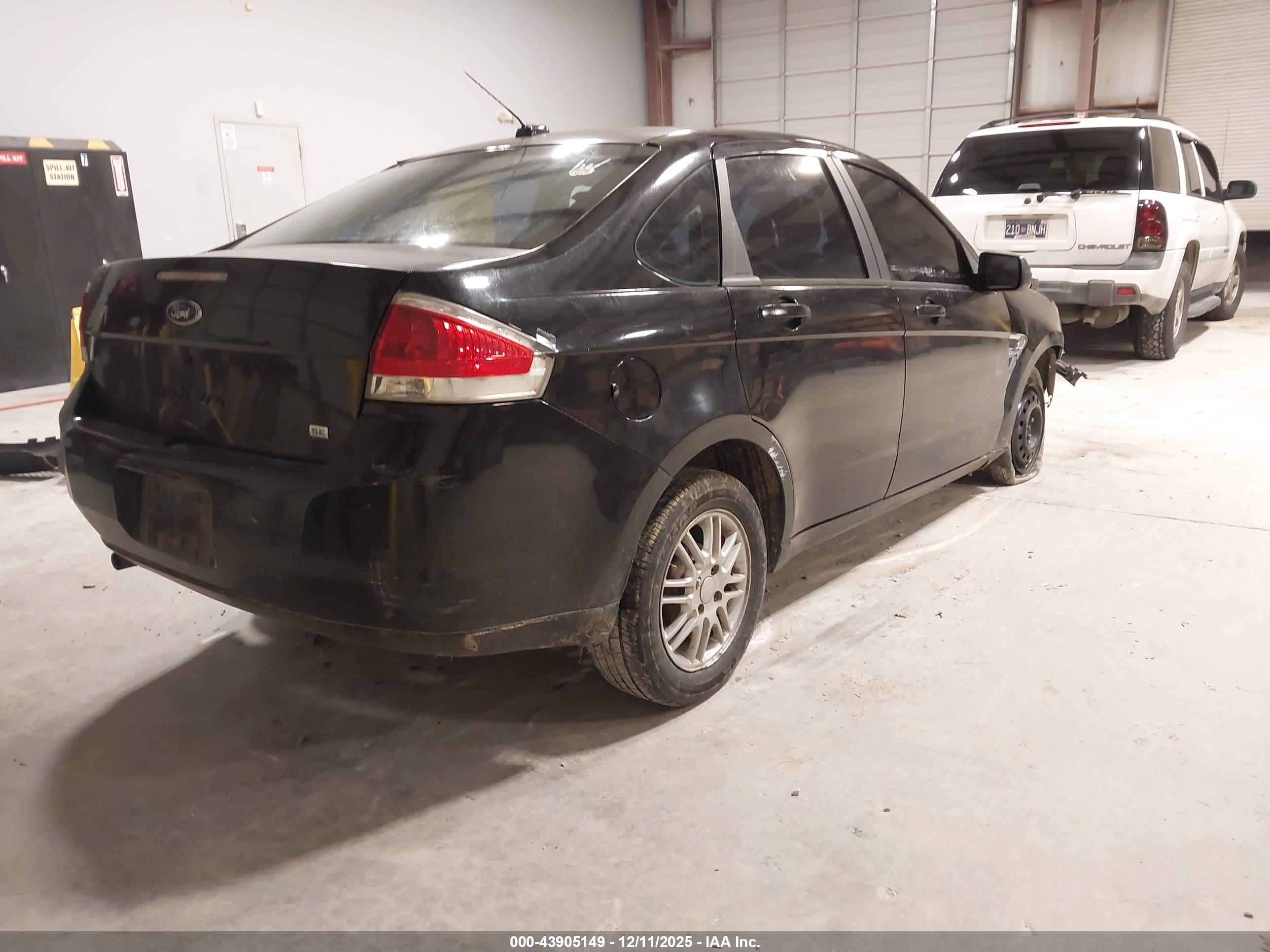 FORD FOCUS image 4