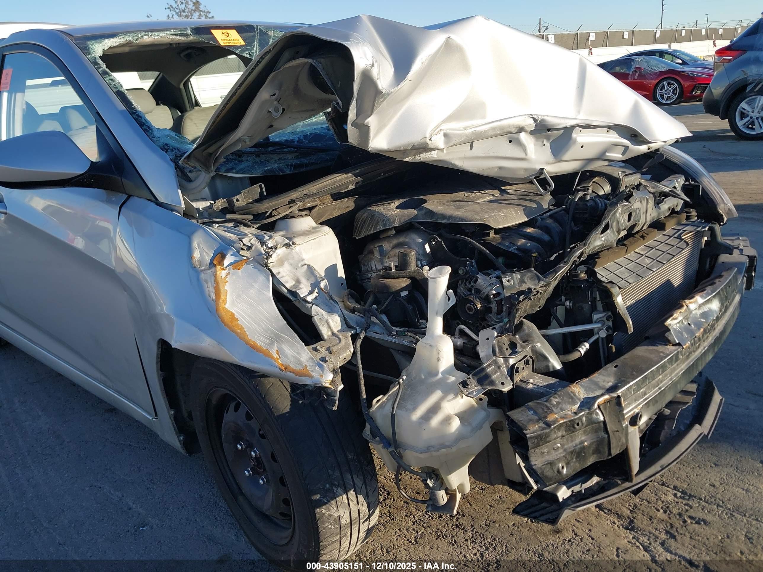 HYUNDAI ACCENT image 6