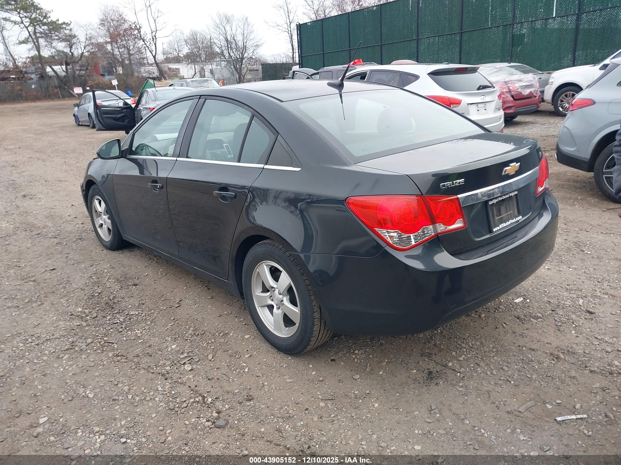 CHEVROLET CRUZE image 3