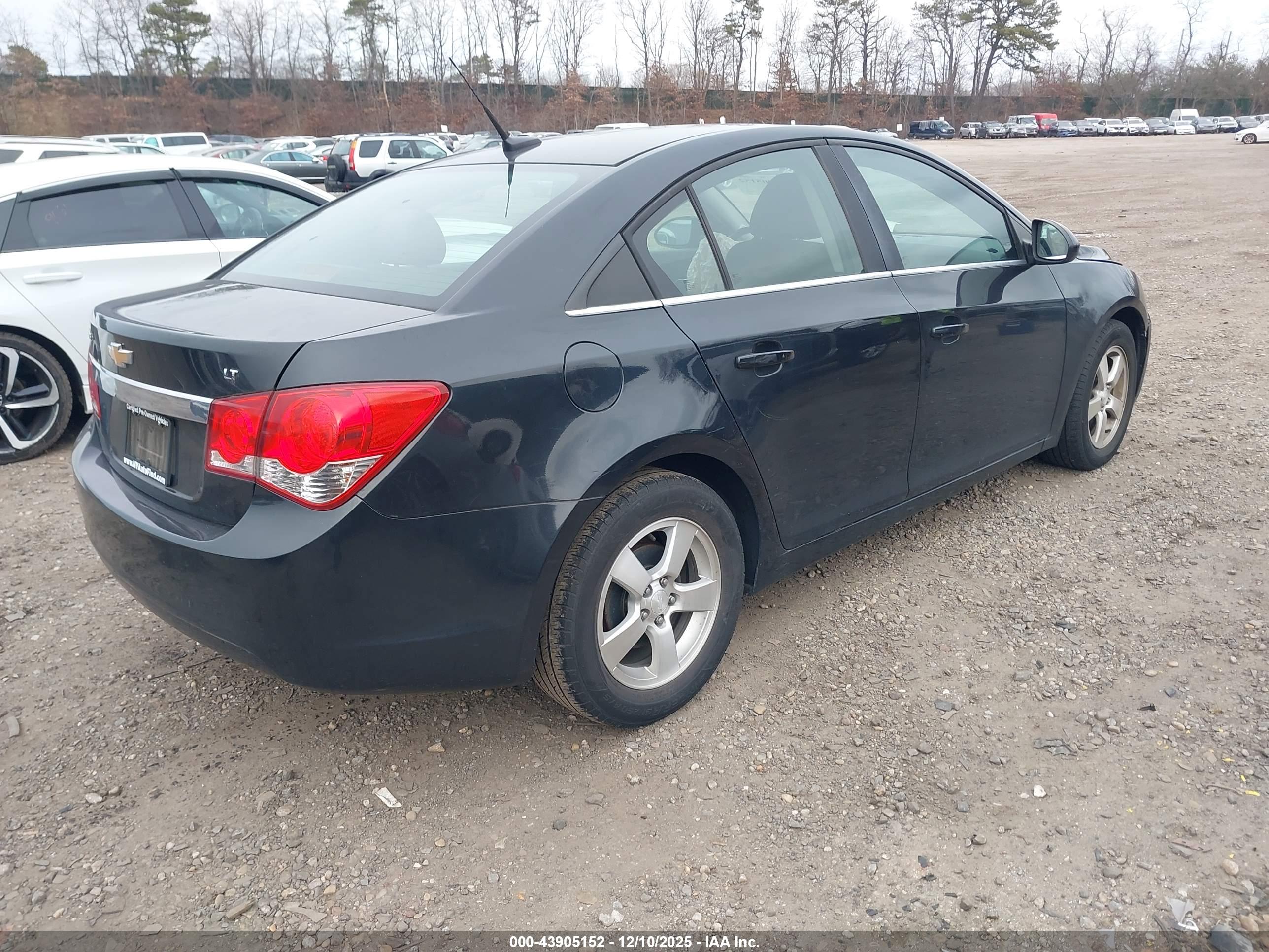 CHEVROLET CRUZE image 4