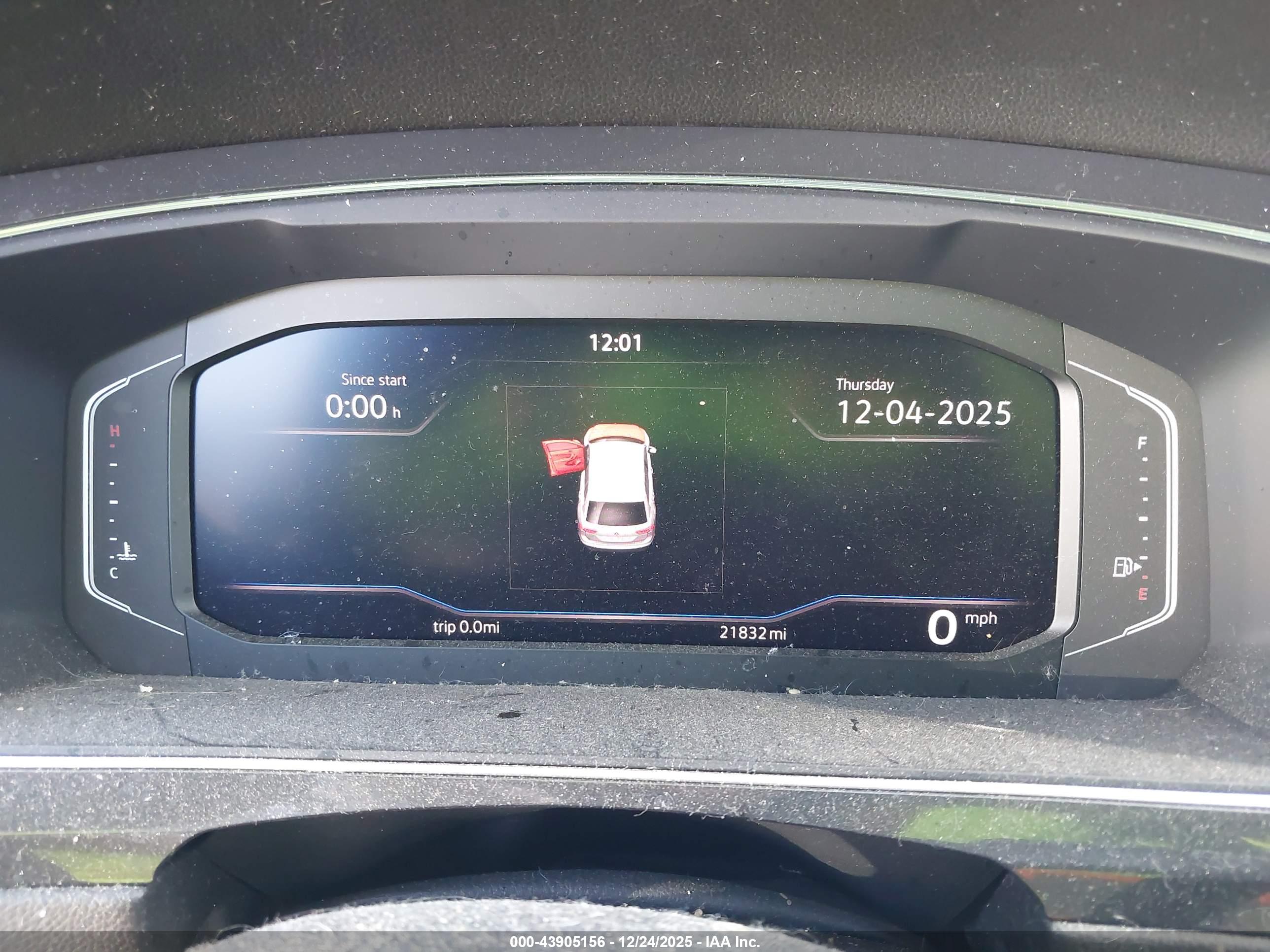 VOLKSWAGEN TIGUAN image 7
