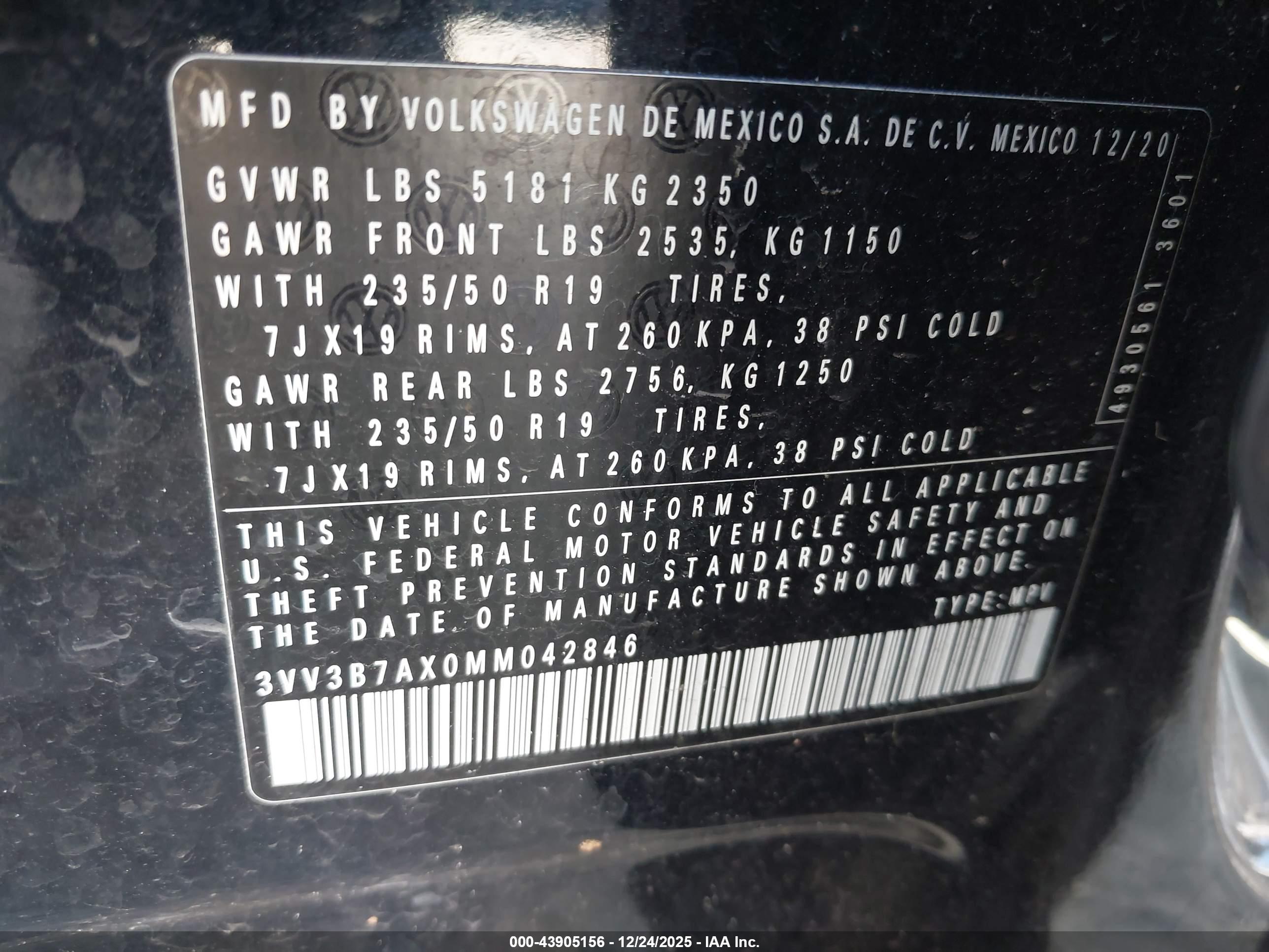 VOLKSWAGEN TIGUAN image 9