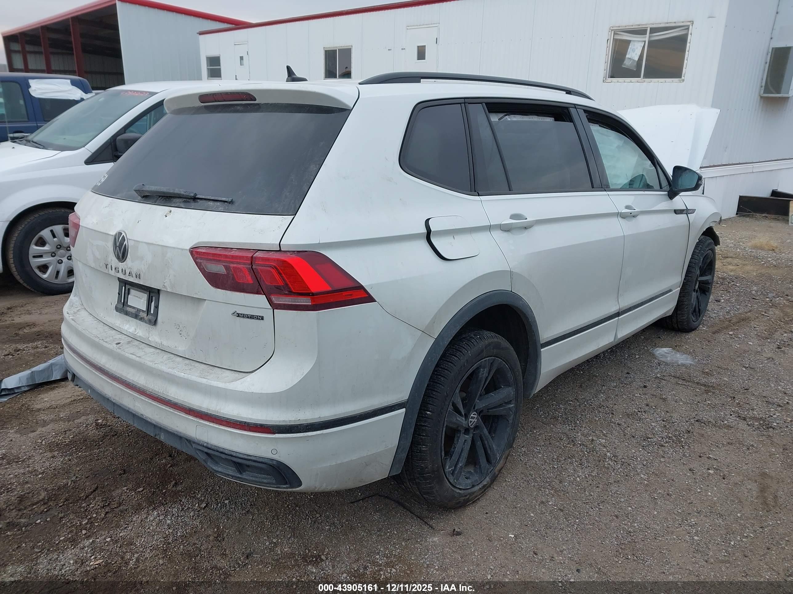 VOLKSWAGEN TIGUAN image 4