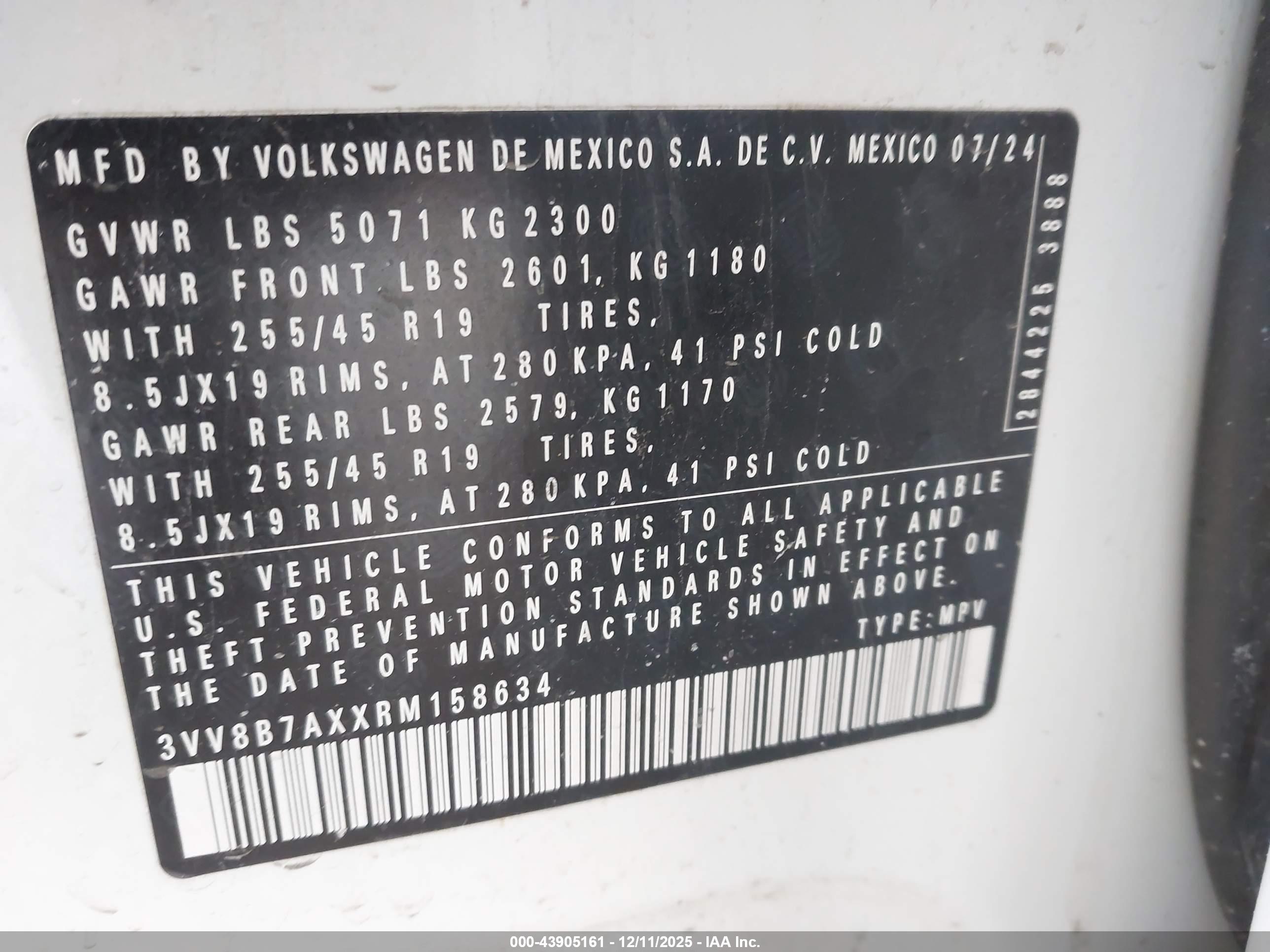VOLKSWAGEN TIGUAN image 9