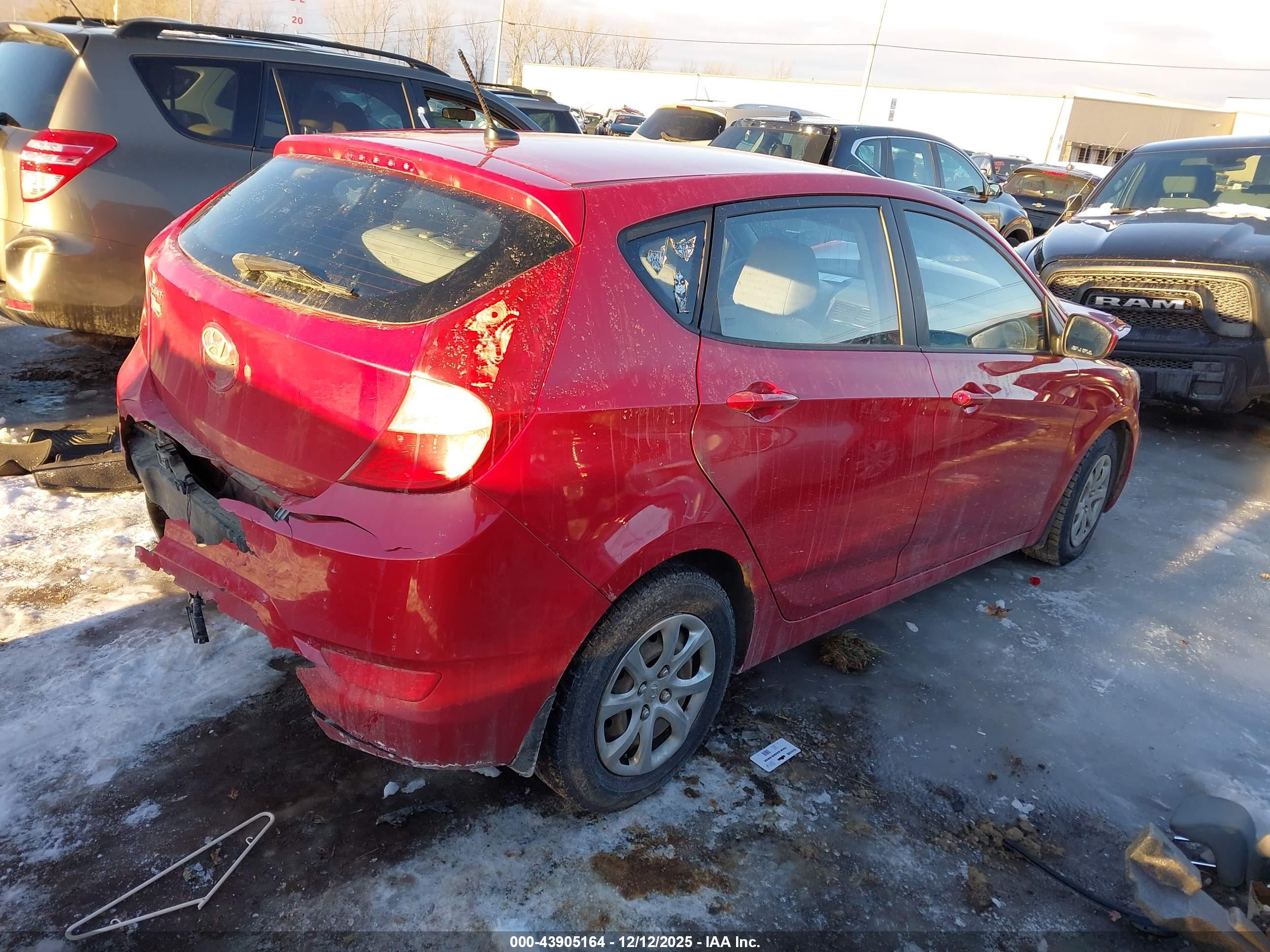HYUNDAI ACCENT image 4