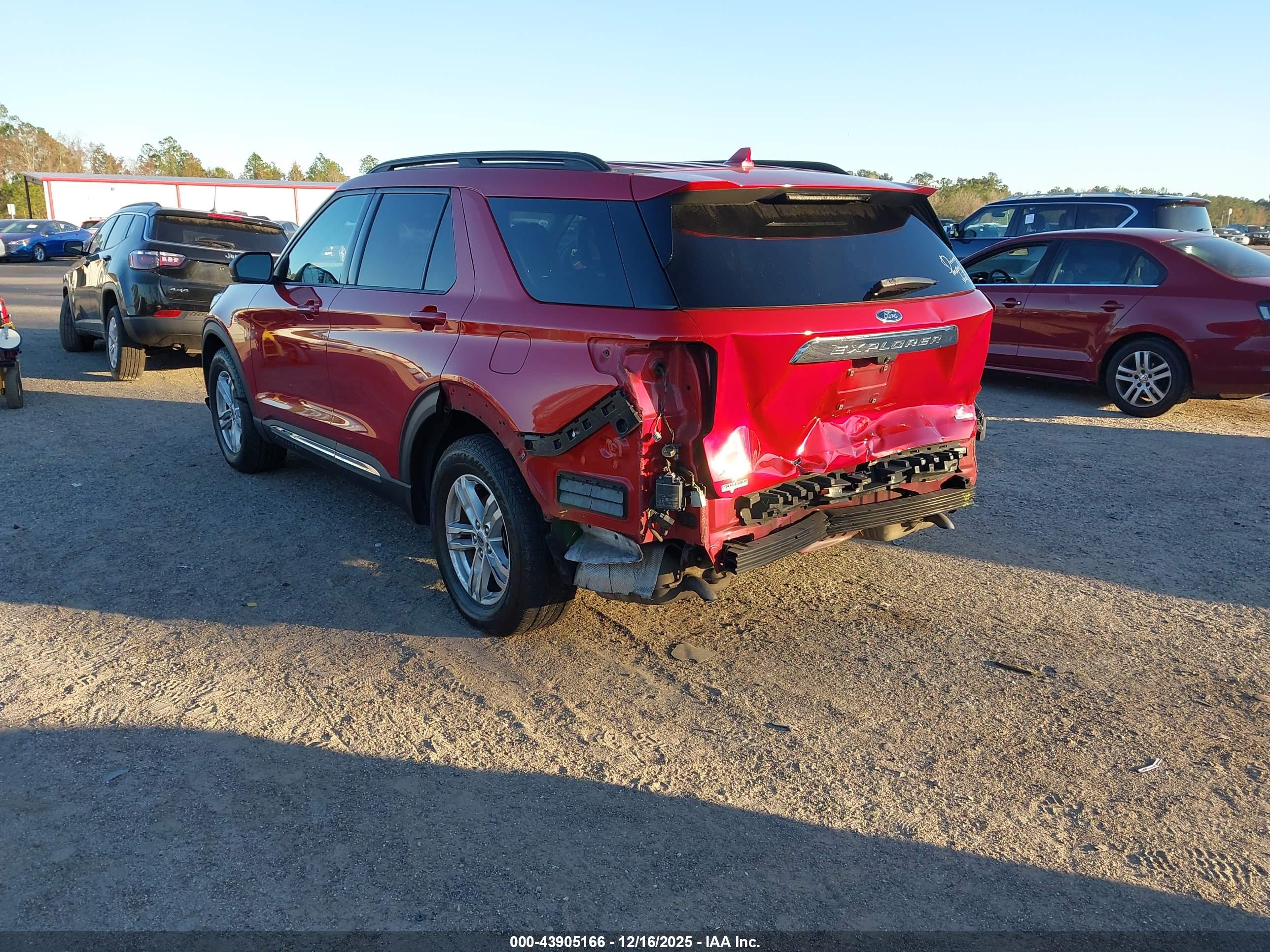 FORD EXPLORER image 3