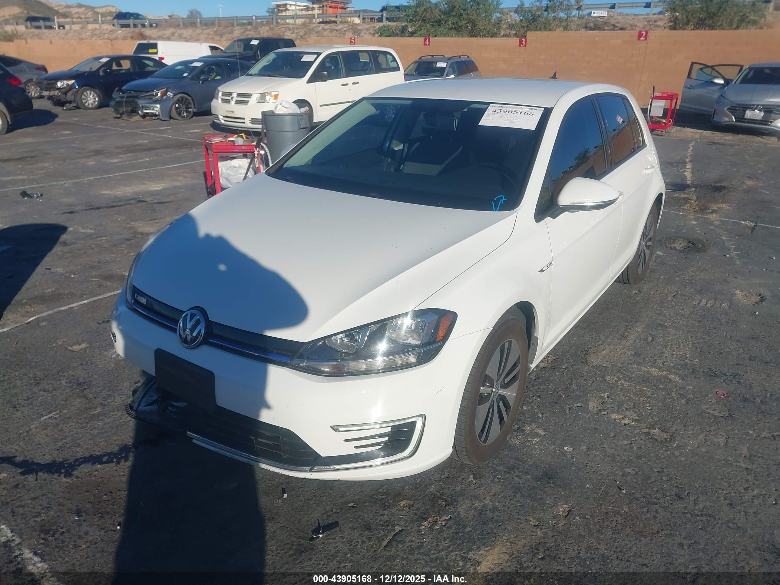 VOLKSWAGEN E-GOLF image 2