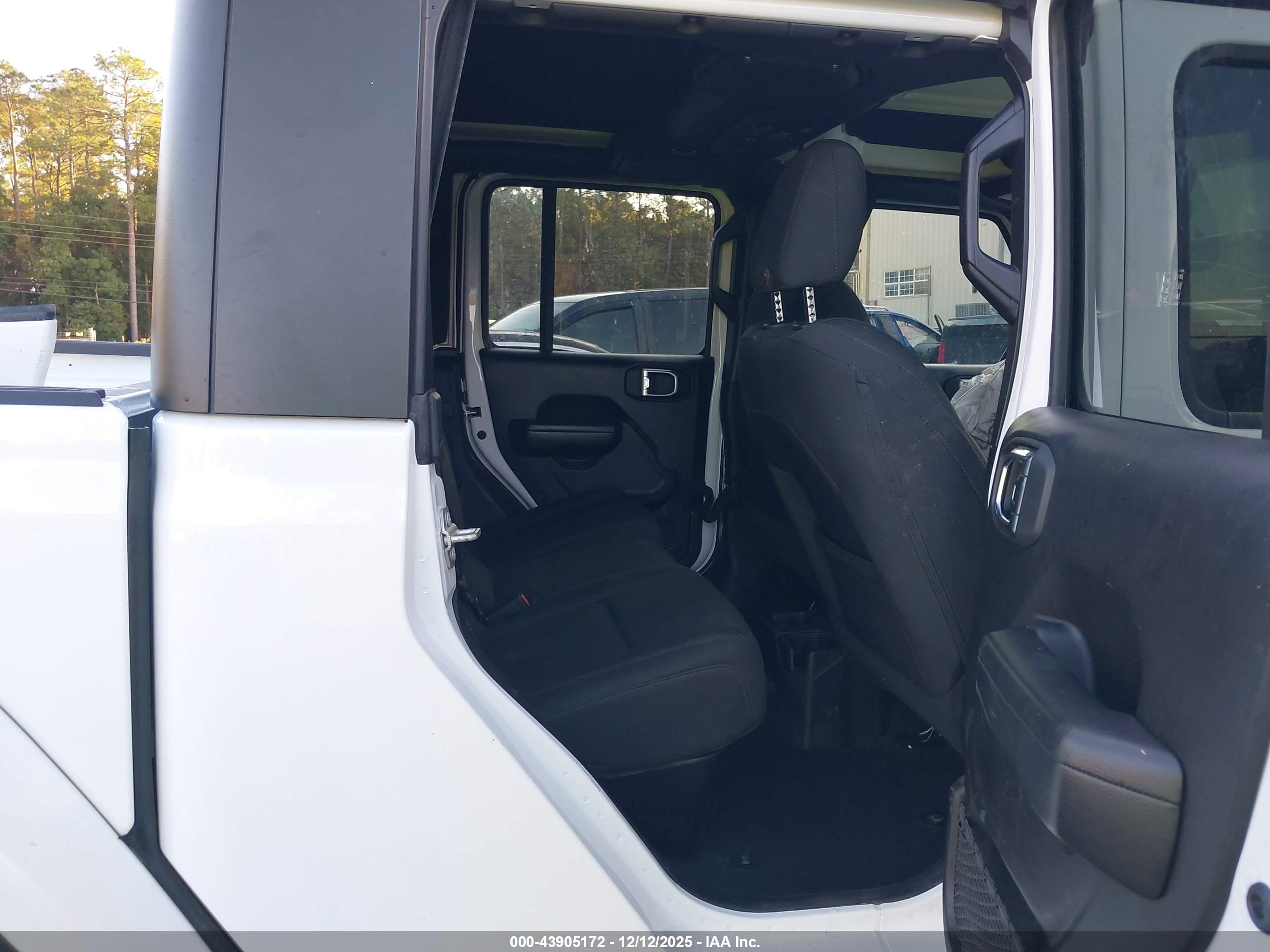 JEEP GLADIATOR image 8