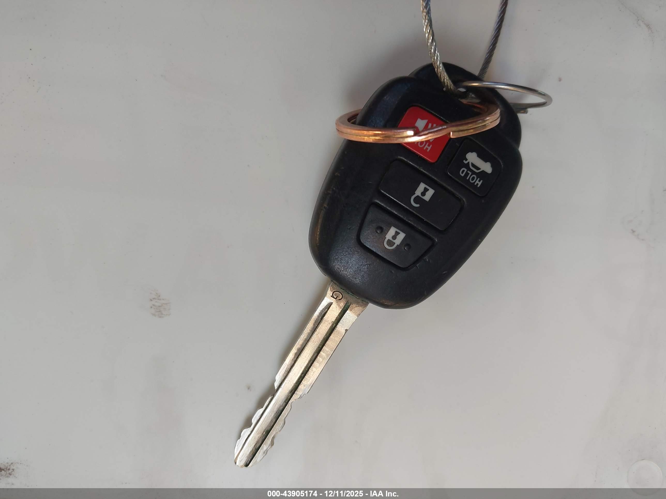 TOYOTA CAMRY image 11