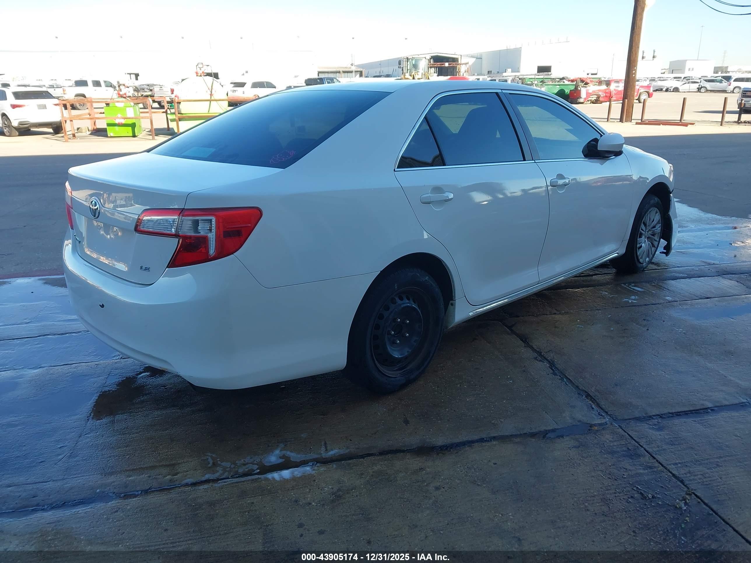 TOYOTA CAMRY image 4