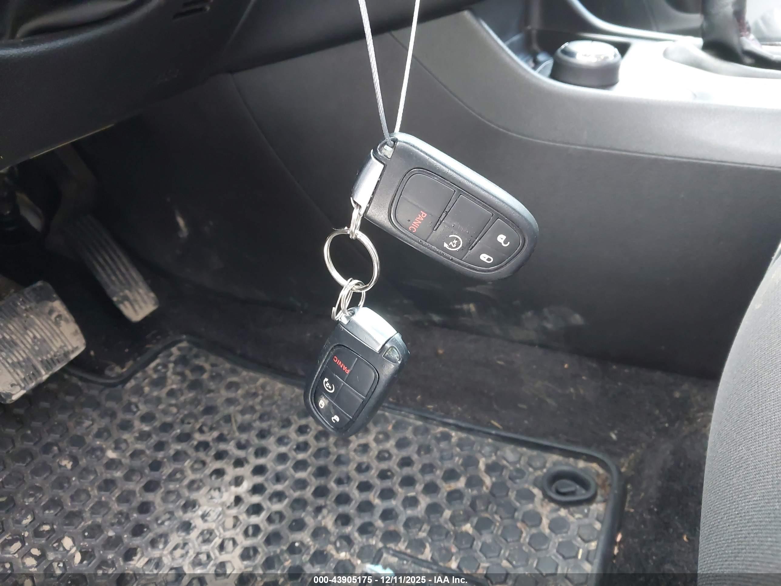 JEEP CHEROKEE image 11